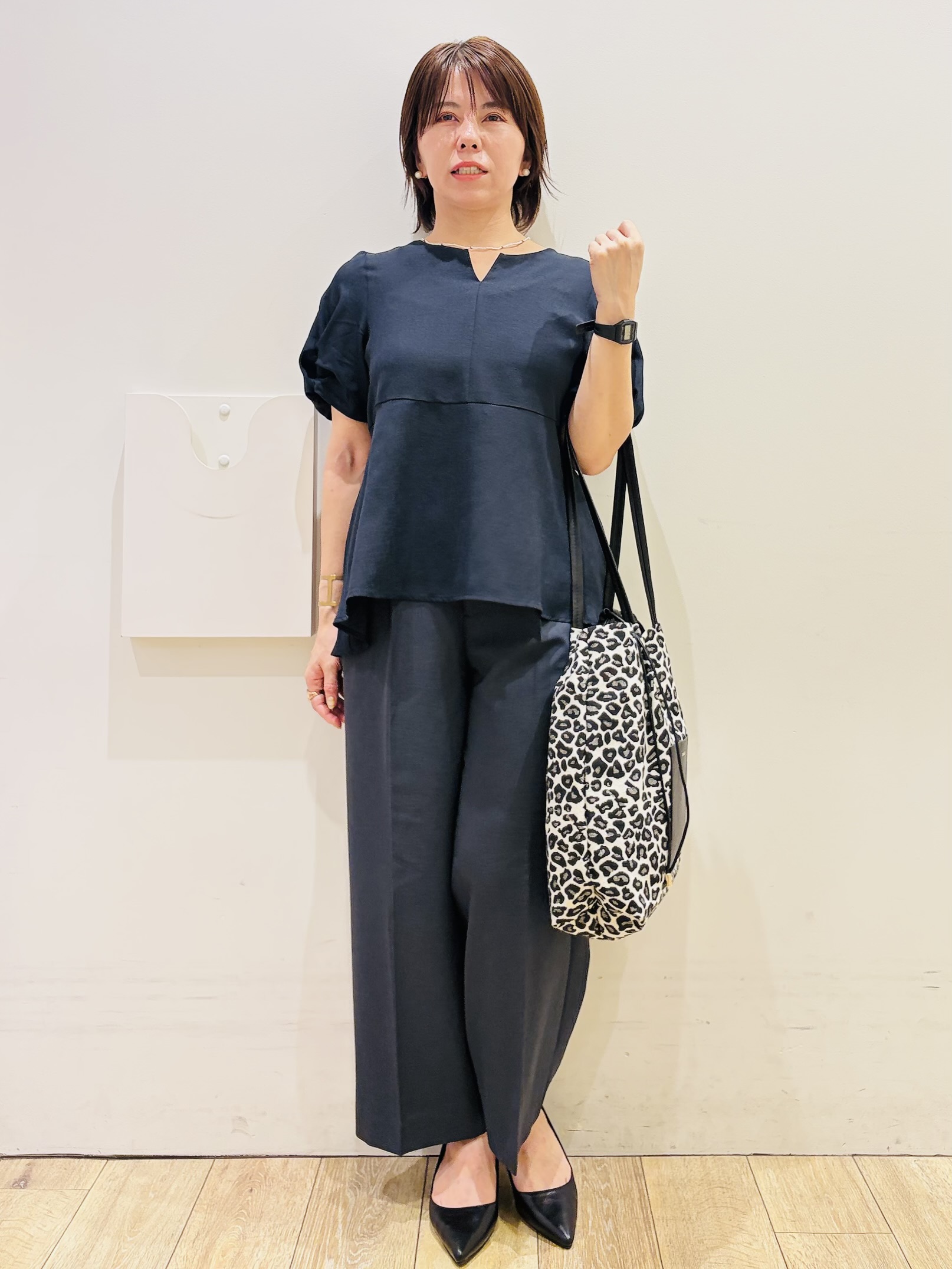 YUKOさんの「index｜【接触冷感／吸水速乾】キーネックペプラムブラウス《洗濯機OK》」を使ったコーディネート