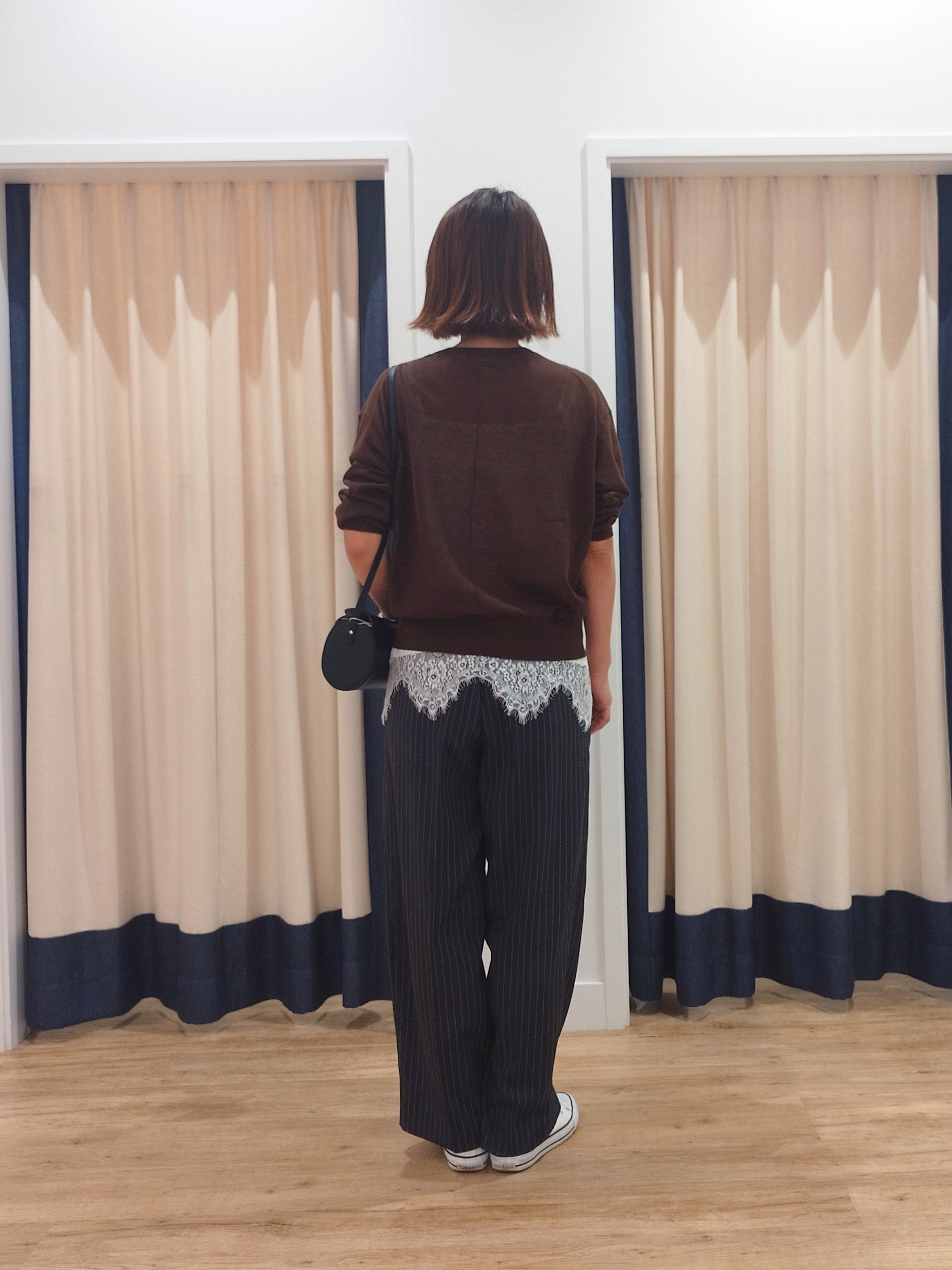 HIROさんの「Dessin｜ペーパータッチ クルーネックカーディガン」を使ったコーディネート