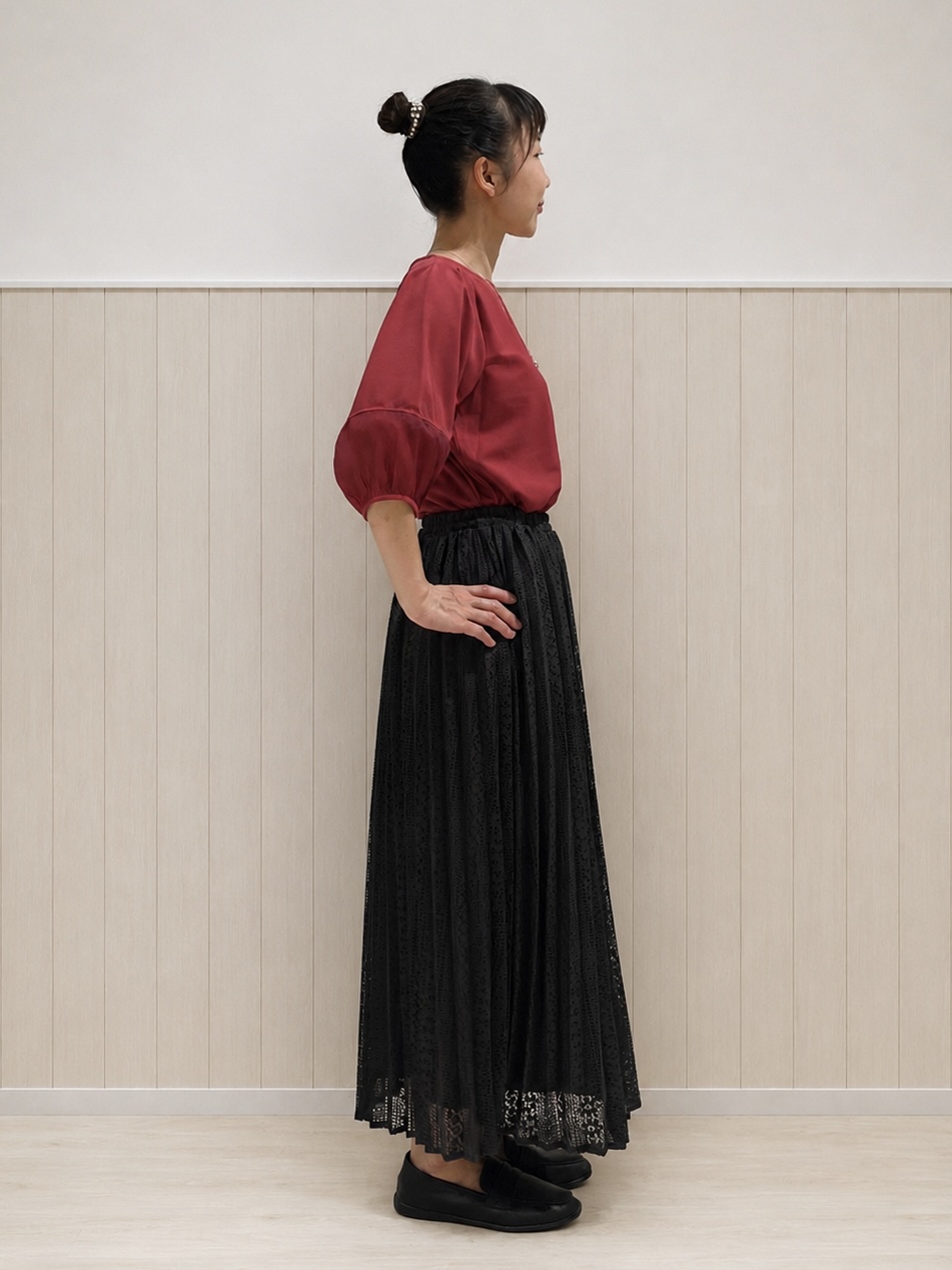 まつみさんの「SHOO･LA･RUE｜【洗濯機可/S-LL】 大人のシアー感 お袖切り替えラウンドネックトップス」を使ったコーディネート