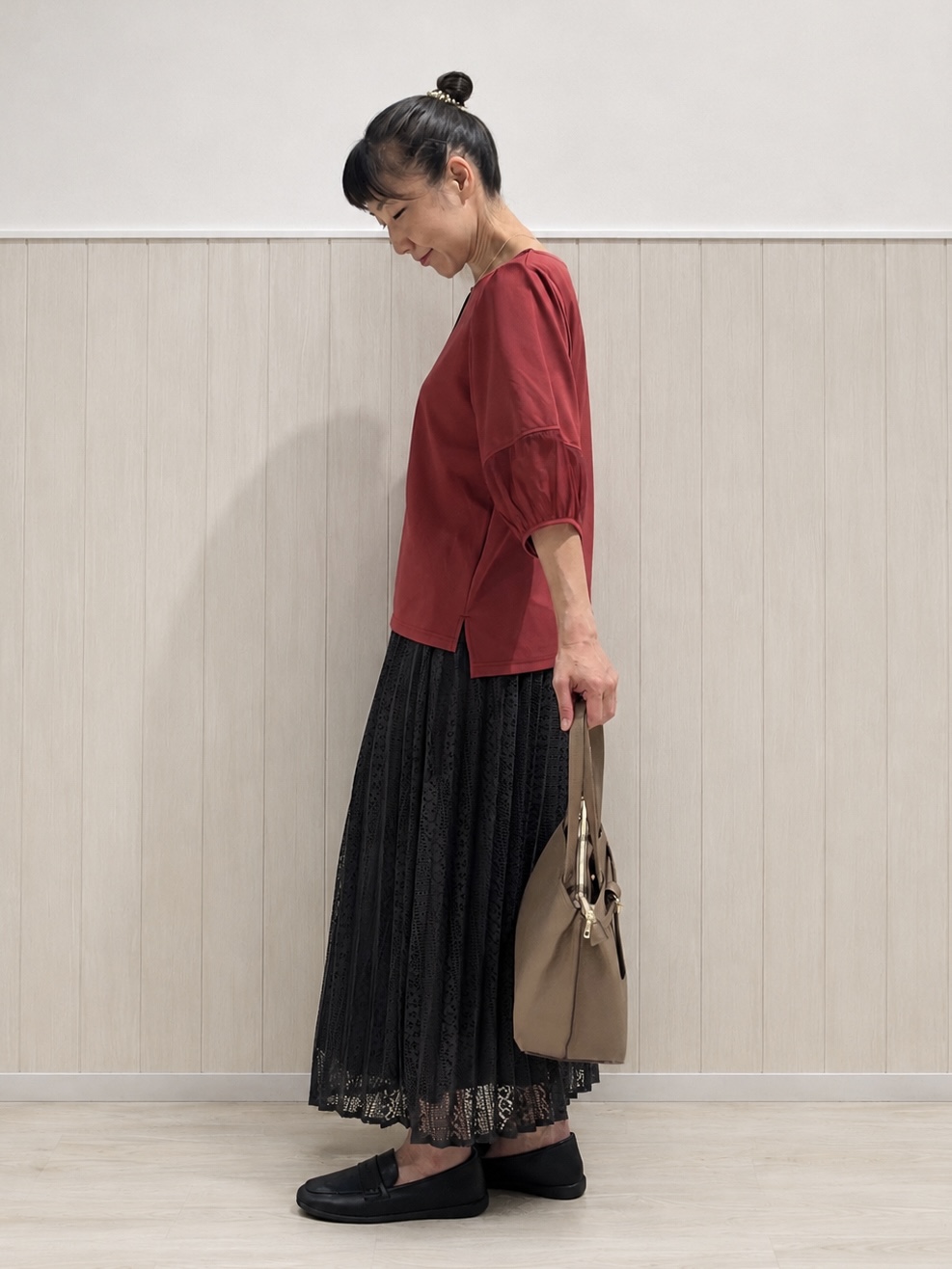 まつみさんの「SHOO･LA･RUE｜【洗濯機可/S-LL】 大人のシアー感 お袖切り替えラウンドネックトップス」を使ったコーディネート