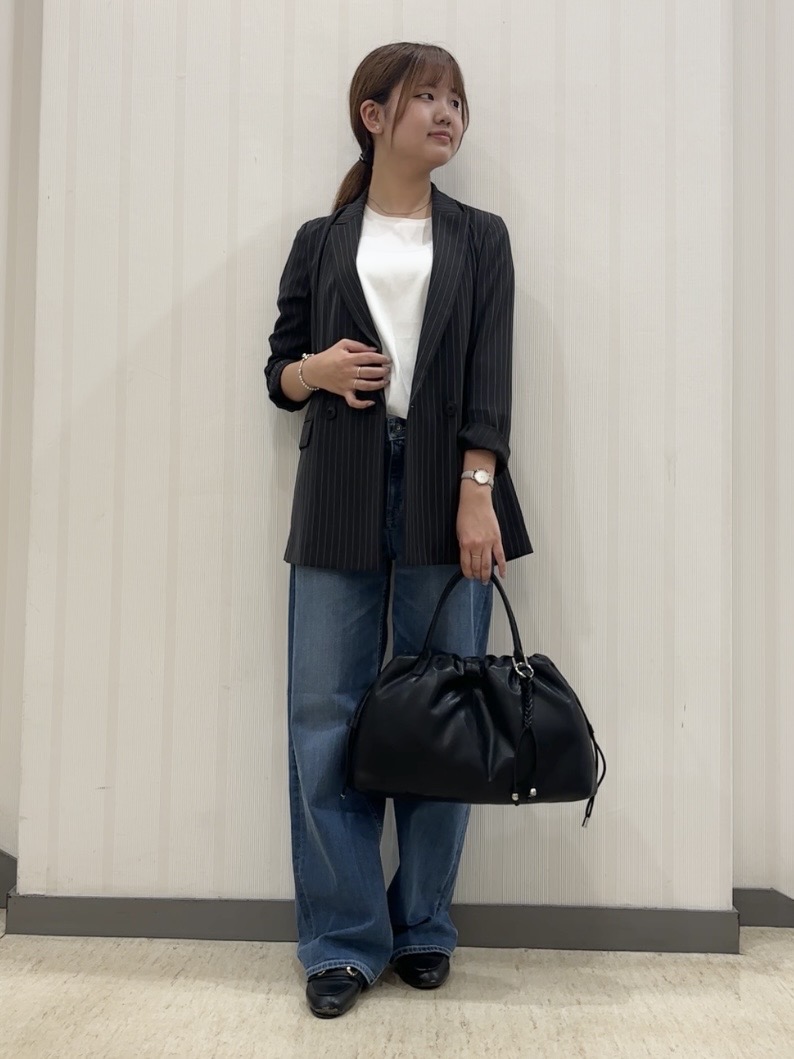 ちひさんの「INDIVI｜【褒められデニム】ワイドストレート デニムパンツ」を使ったコーディネート