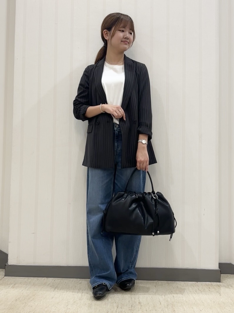 ちひさんの「INDIVI｜【褒められデニム】ワイドストレート デニムパンツ」を使ったコーディネート