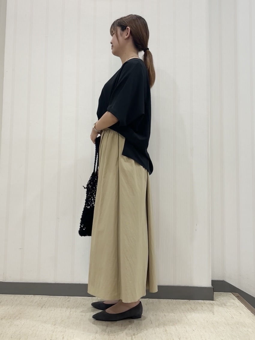 ちひさんの「INDIVI｜【中が見えない／オールシーズン】マクラメコード巾着付きメッシュバッグ」を使ったコーディネート