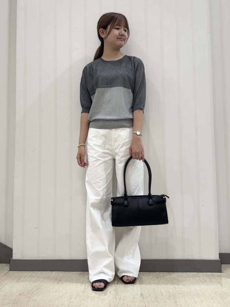 ちひさんの「INDIVI｜【褒められデニム】ワイドストレート デニムパンツ」を使ったコーディネート