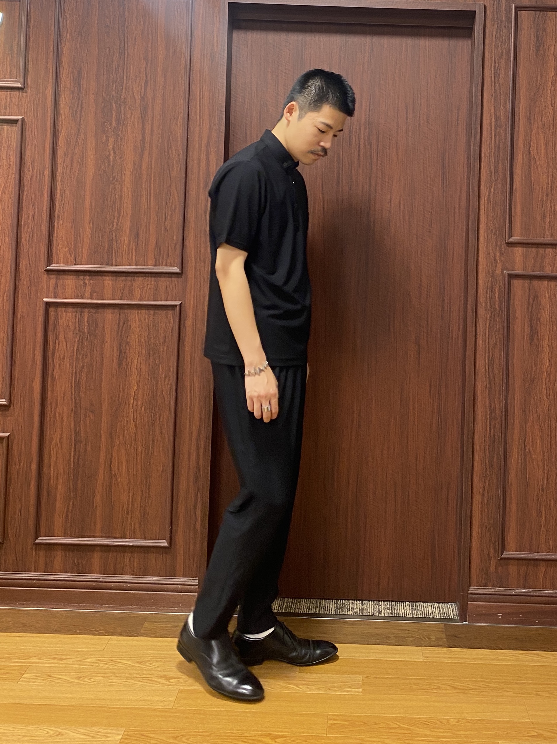 石井友也さんの「TAKEO KIKUCHI｜【通気性】AIR TOOL ポロシャツ」を使ったコーディネート