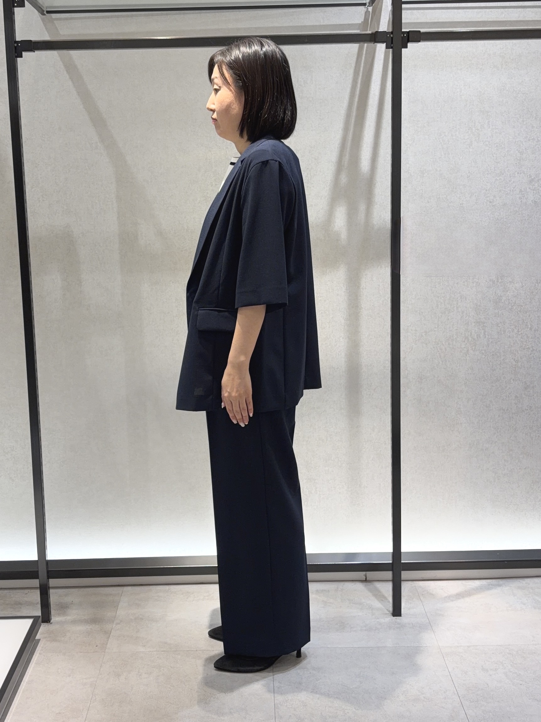 わたなべさんの「UNTITLED｜【秋の通勤羽織/セットアップ可/UVカット】エアリークール半袖ジャケット」を使ったコーディネート