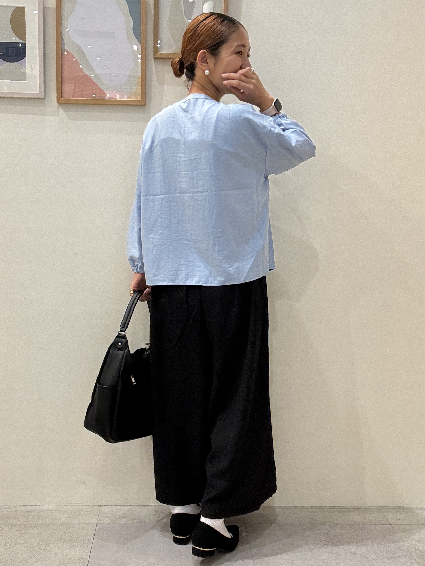 たけぴさんの「SHOO･LA･RUE｜【S-LL/洗濯機可】1枚で華やか フロントティアードブラウス」を使ったコーディネート