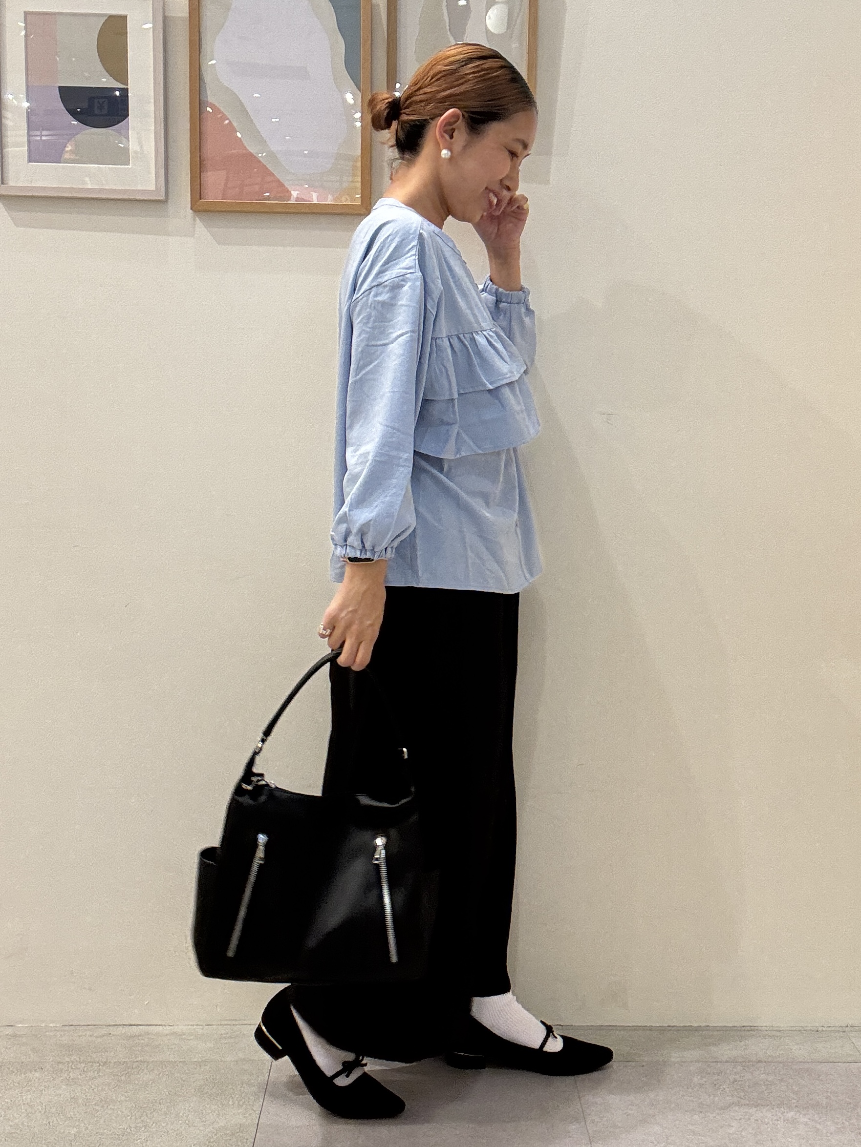 たけぴさんの「SHOO･LA･RUE｜【S-LL/洗濯機可】1枚で華やか フロントティアードブラウス」を使ったコーディネート