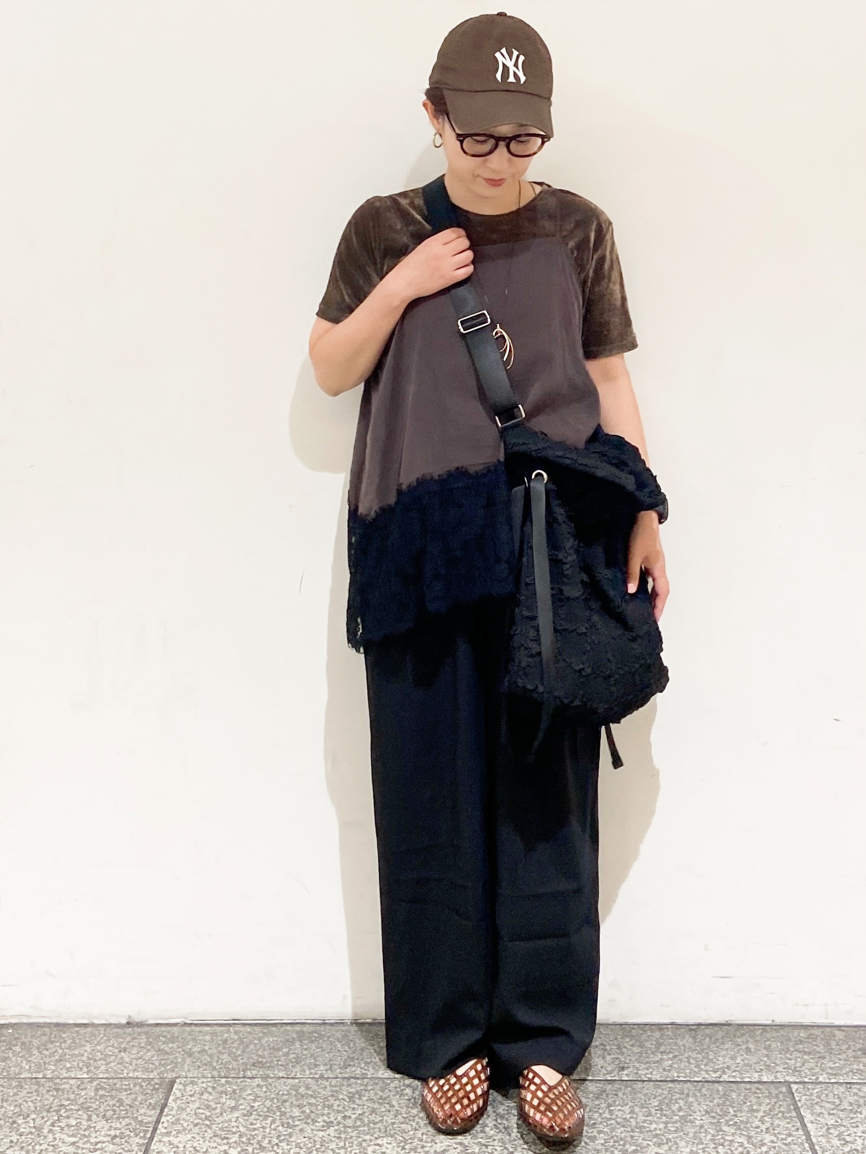 MIHOさんの「OPAQUE.CLIP｜裾レース マットサテンキャミ【洗濯機OK】」を使ったコーディネート
