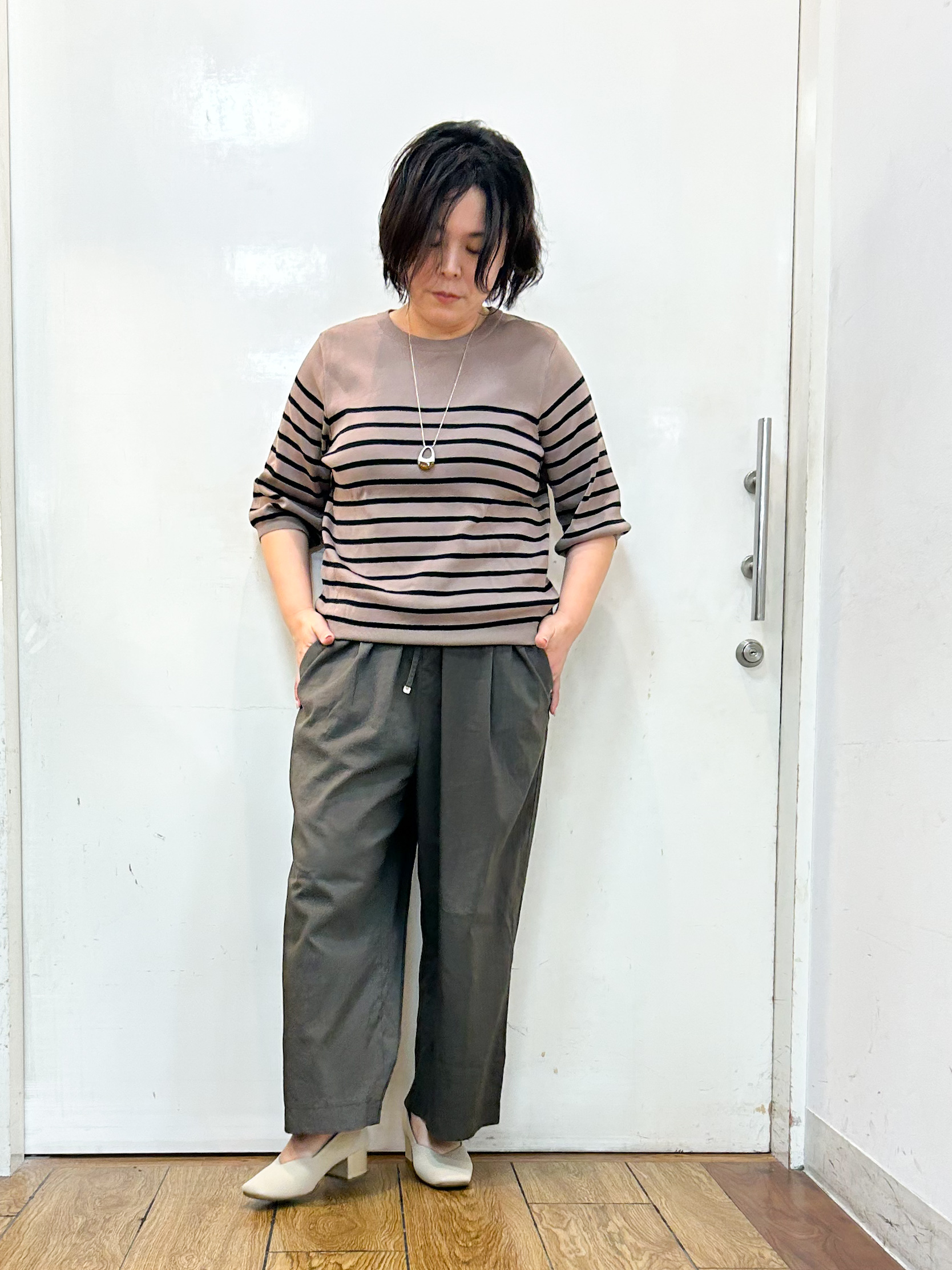 haruさんの「SHOO･LA･RUE｜【ガンガン洗える/ひんやり/UV/毛玉になりにくい】二の腕見せない 5分袖ニット」を使ったコーディネート