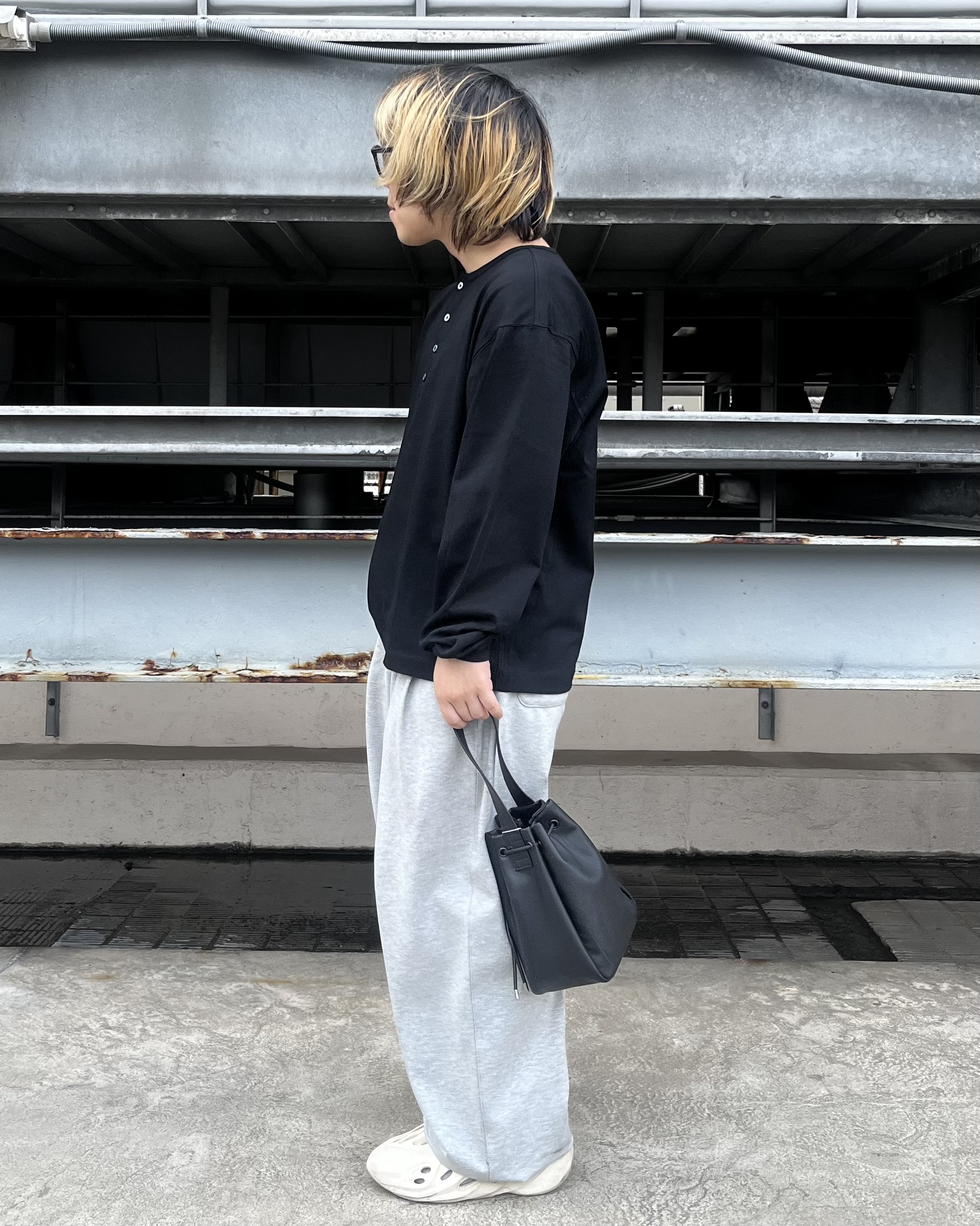 taigaさんの「tk.TAKEO KIKUCHI｜ヘンリーネック長袖Tシャツ」を使ったコーディネート