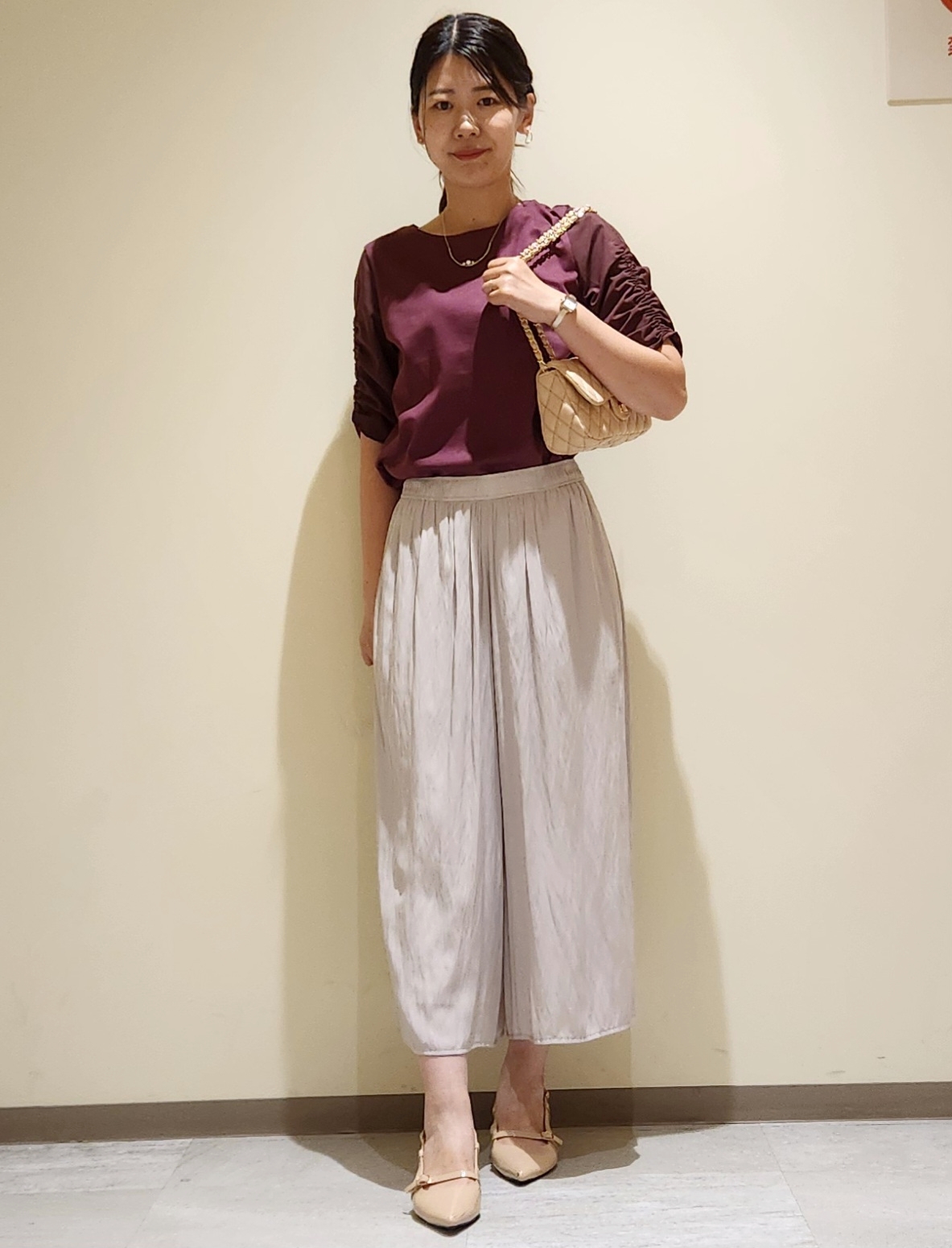 yukaさんの「COUP DE CHANCE｜【手洗い可／日本製】袖ギャザーカットソー」を使ったコーディネート