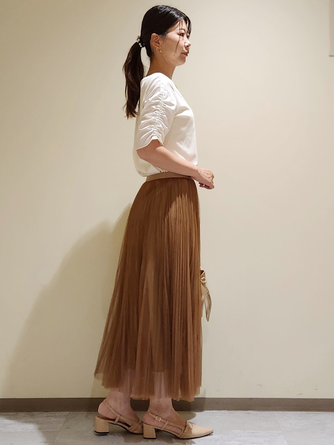 yukaさんの「COUP DE CHANCE｜【手洗い可／日本製】袖ギャザーカットソー」を使ったコーディネート