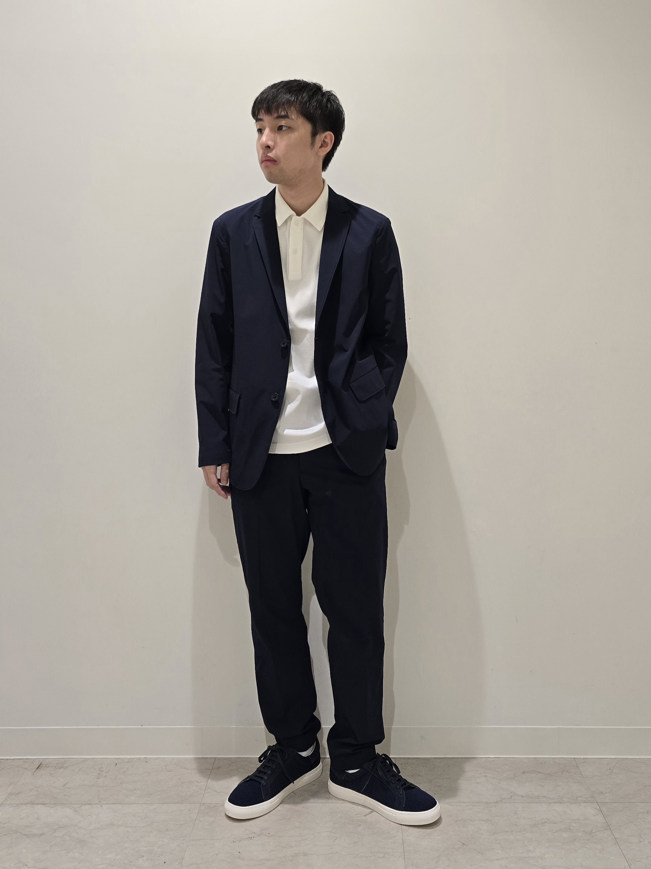 白木駆さんの「TAKEO KIKUCHI｜【接触冷感】アイスクリアコットン ワンポイント ポロシャツ」を使ったコーディネート