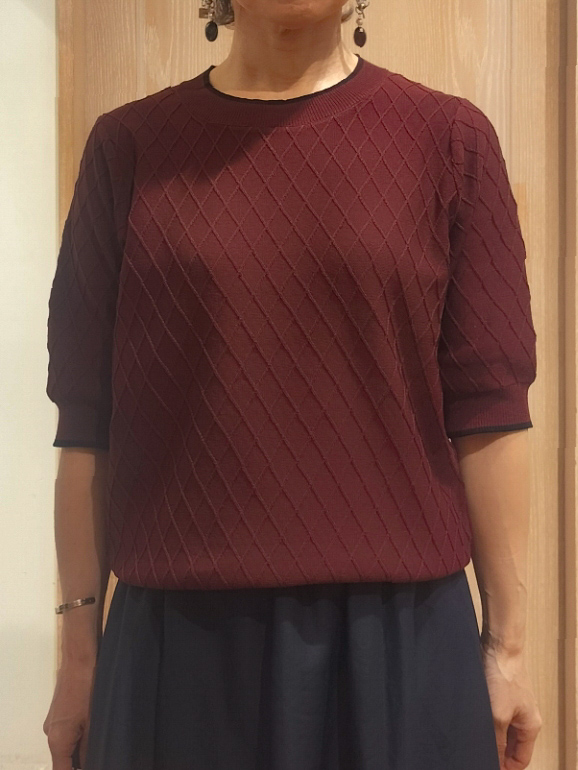 YUKIさんの「SHOO･LA･RUE｜【毛玉になりにくい/S-LL/洗濯機可】すっきり二の腕カバー ダイヤ柄5分袖配色ニット」を使ったコーディネート