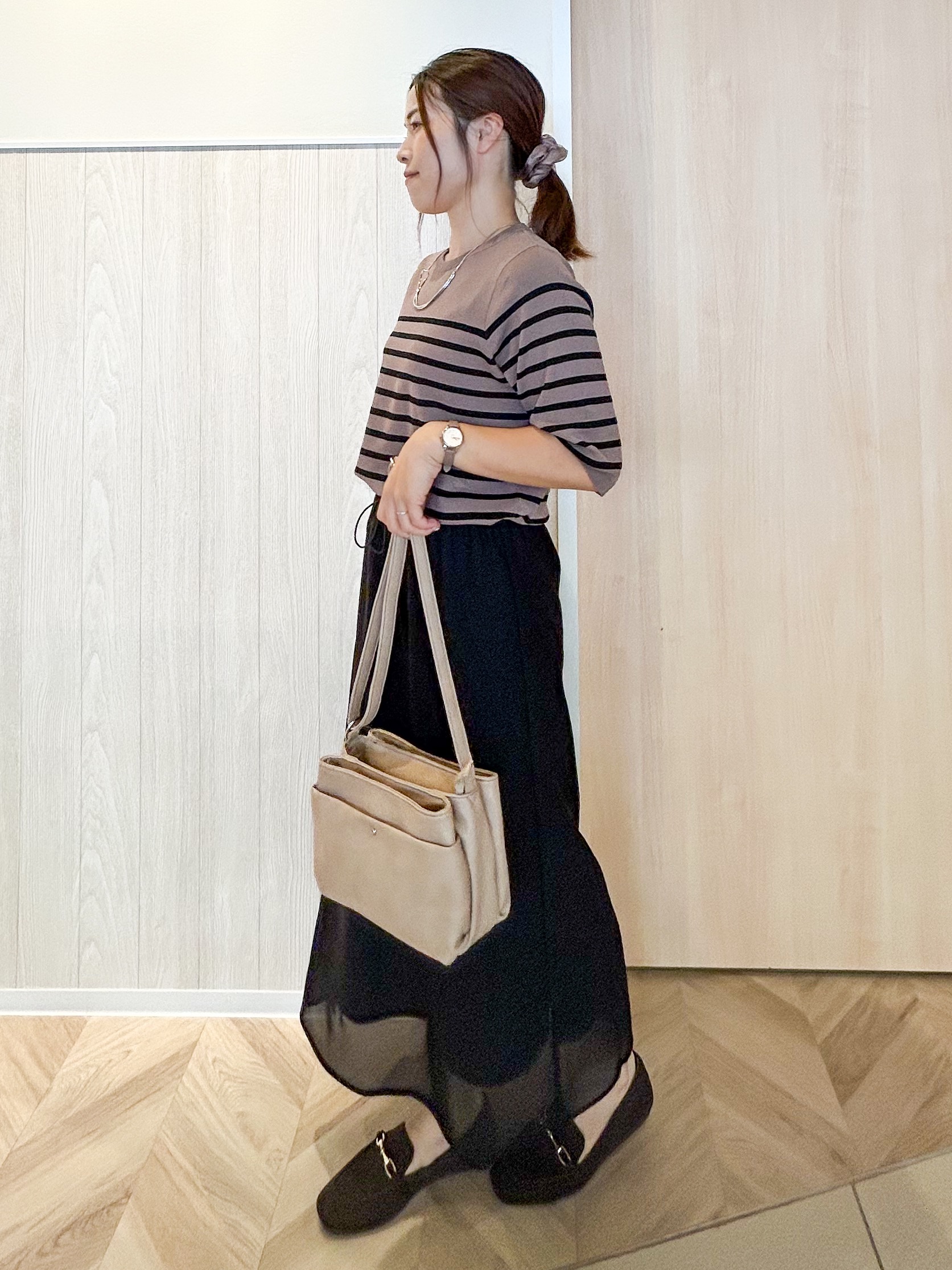 tomoさんの「SHOO･LA･RUE｜【ガンガン洗える/ひんやり/UV/毛玉になりにくい】二の腕見せない 5分袖ニット」を使ったコーディネート