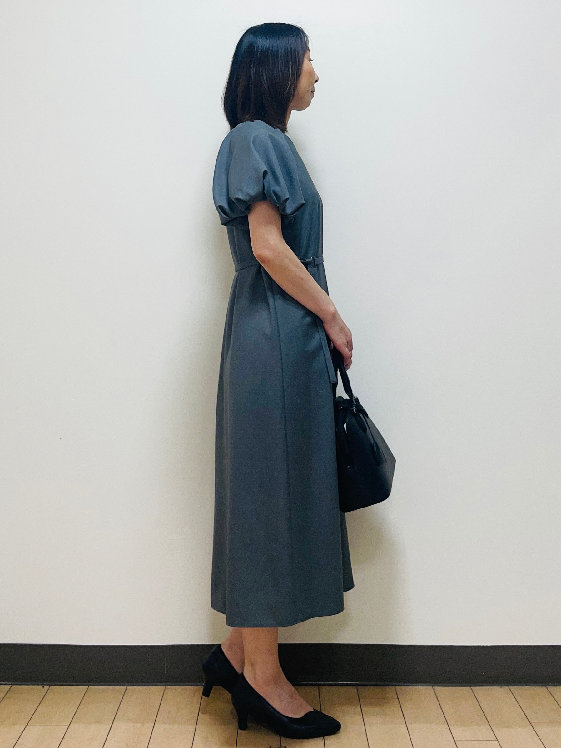 Riiさんの「Reflect｜【UVカット／手洗い可】パフスリーブ Vネックワンピース」を使ったコーディネート