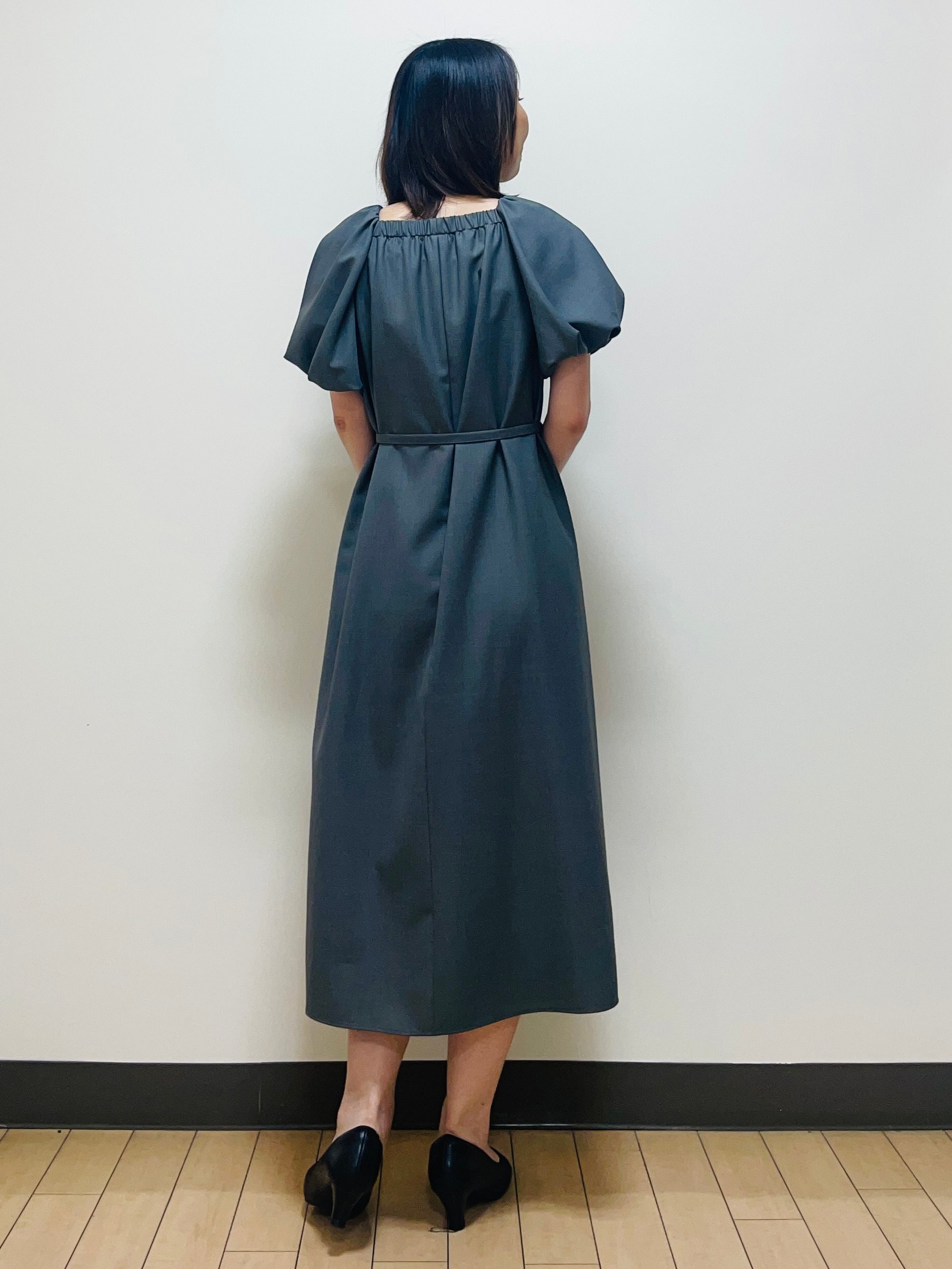 Riiさんの「Reflect｜【UVカット／手洗い可】パフスリーブ Vネックワンピース」を使ったコーディネート