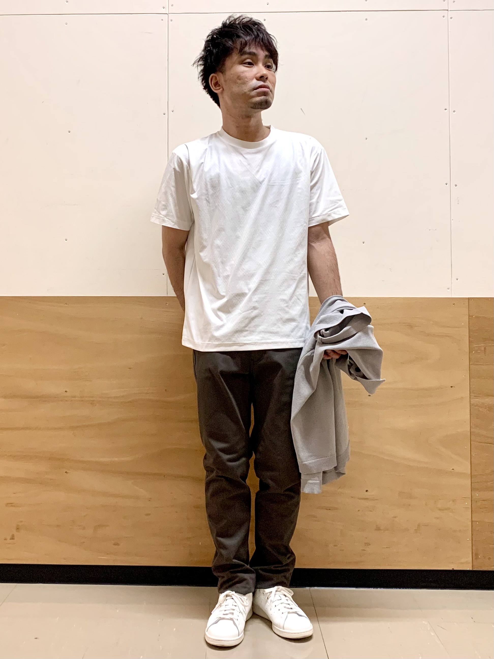 MATUさんの「THE SHOP TK｜【抗菌防臭／UVカット／洗濯機OK】和紙混 半袖ニットシャツ」を使ったコーディネート