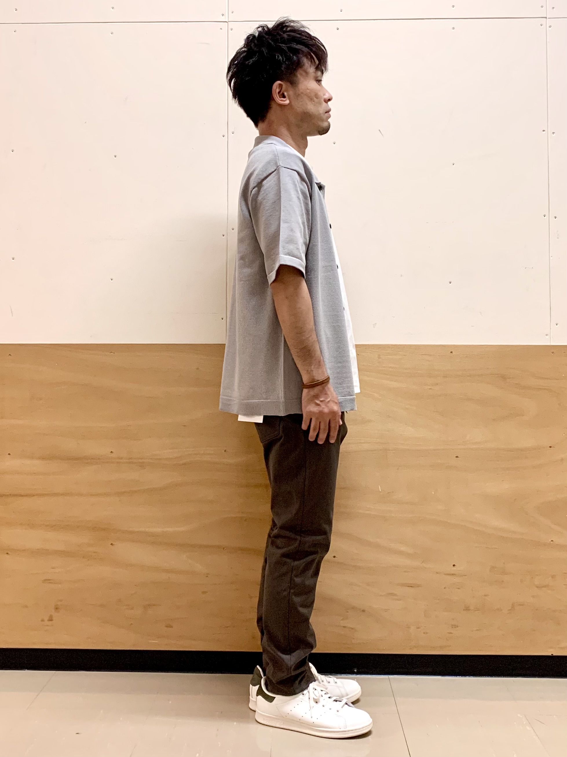 MATUさんの「THE SHOP TK｜【抗菌防臭／UVカット／洗濯機OK】和紙混 半袖ニットシャツ」を使ったコーディネート