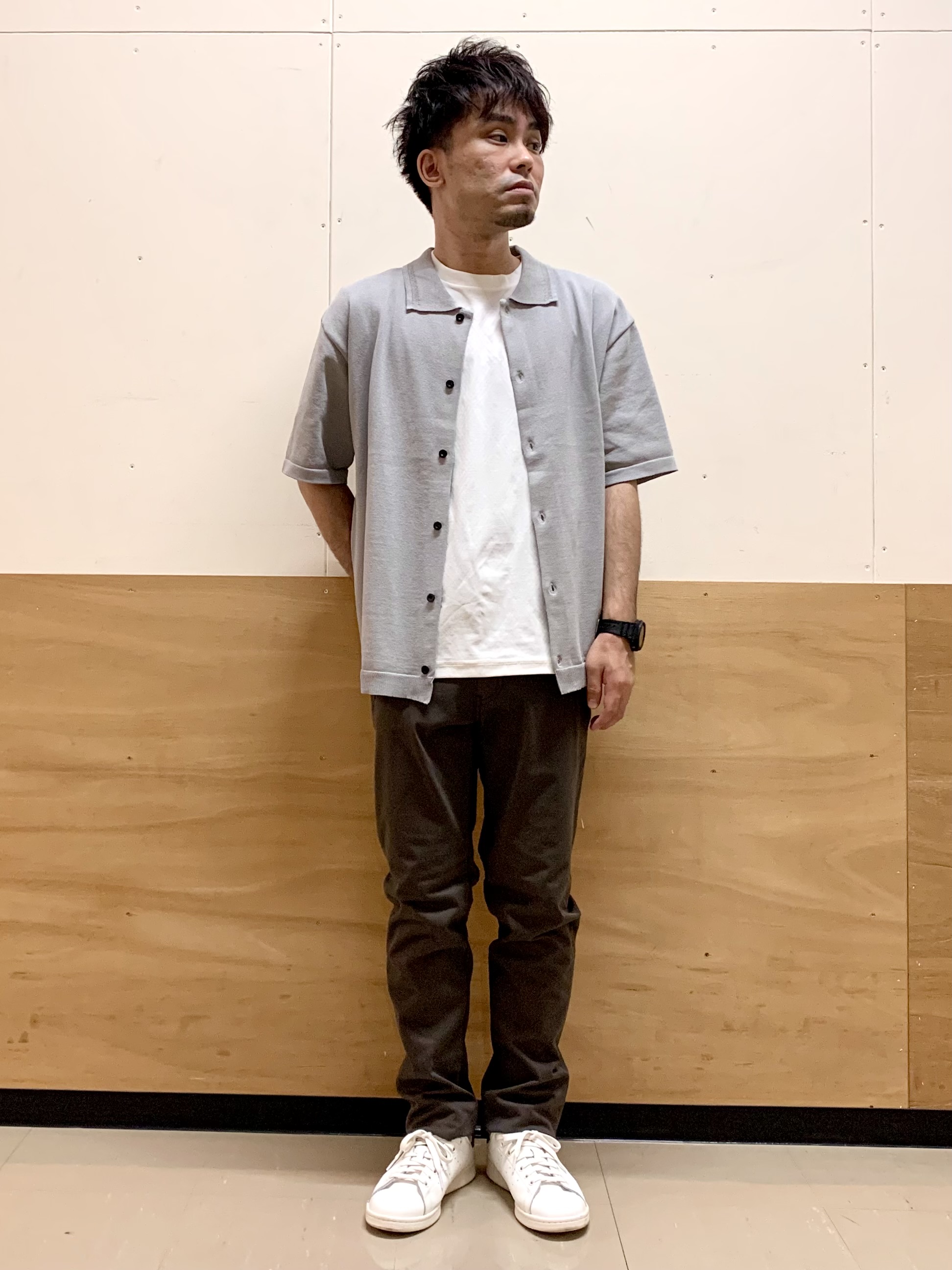 MATUさんの「THE SHOP TK｜【抗菌防臭／UVカット／洗濯機OK】和紙混 半袖ニットシャツ」を使ったコーディネート