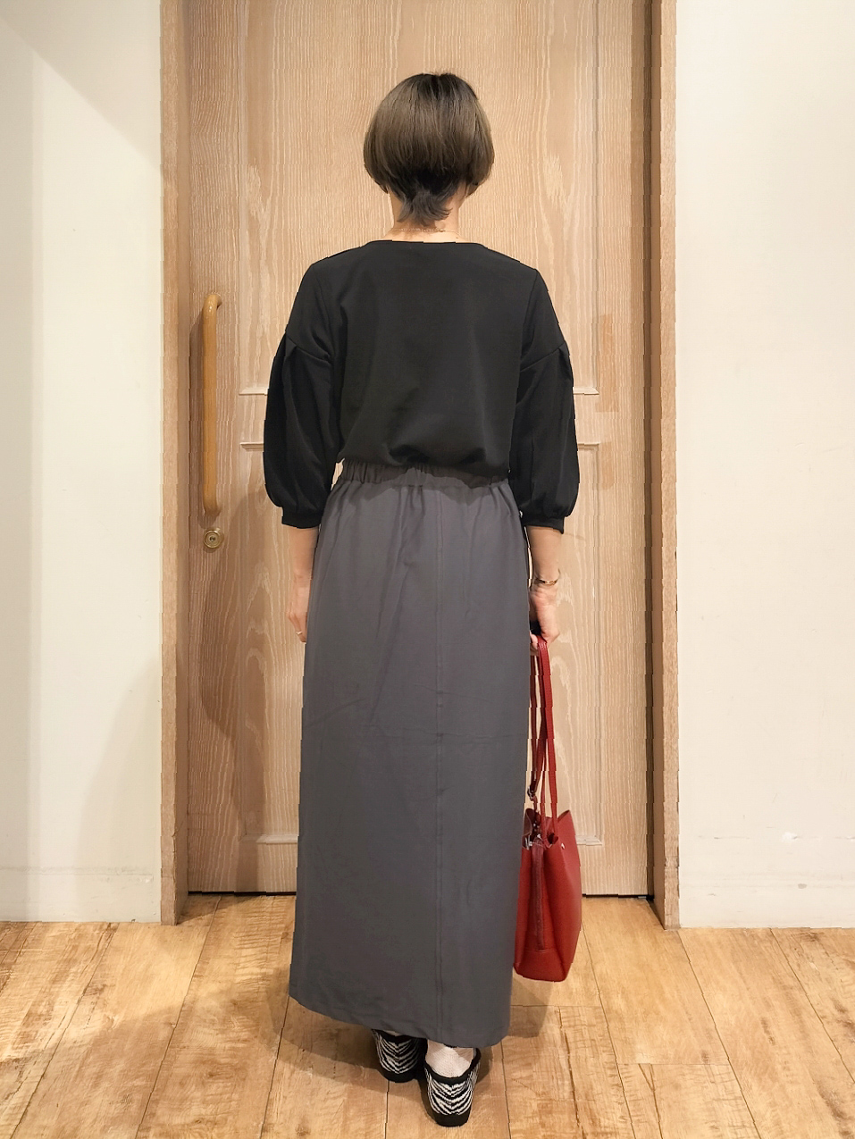 YUKIさんの「SHOO･LA･RUE｜【着丈選べる/2点セット】ネックレス付き やわらか8分袖ブラウス」を使ったコーディネート