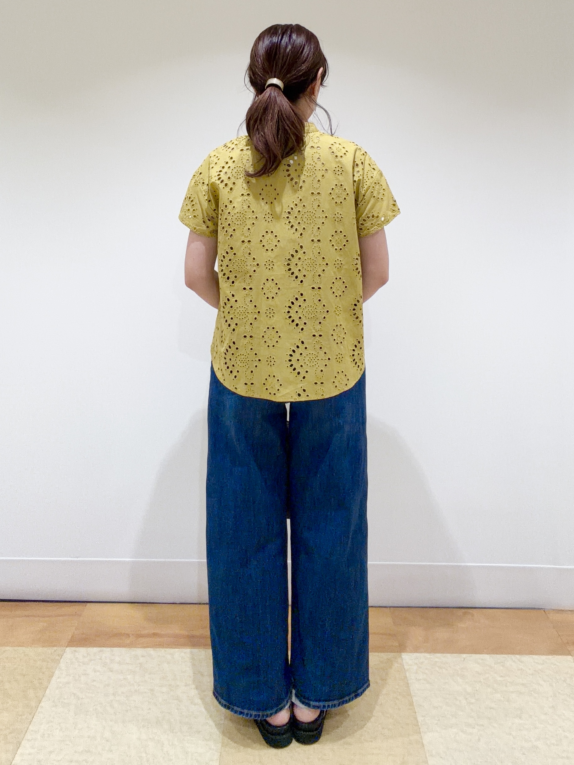 ayaさんの「Reflect｜【通勤◎】カットワーク刺繍レース シャツブラウス」を使ったコーディネート