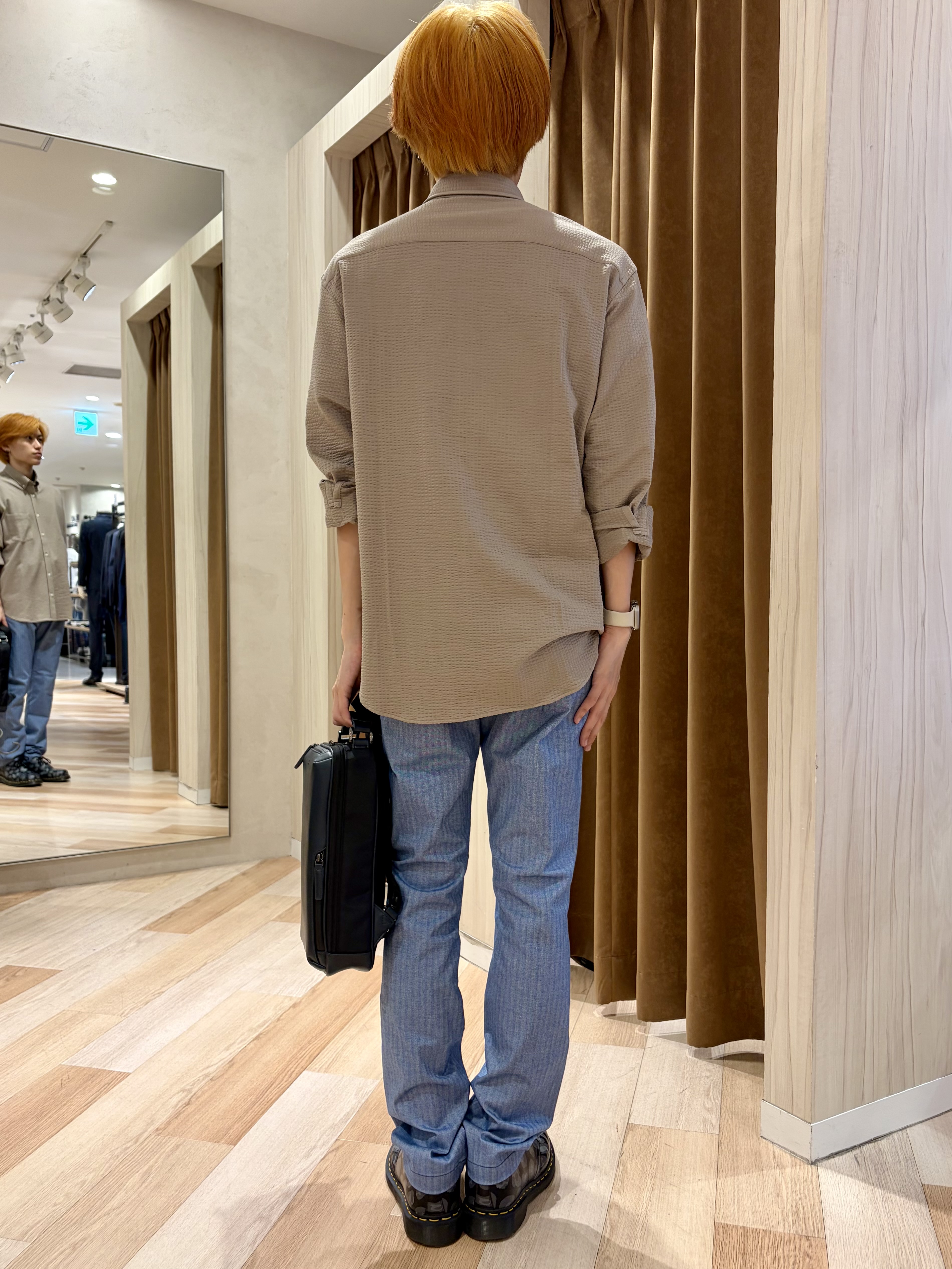阿部智春さんの「TAKEO KIKUCHI｜【銘品】播州織り ヘリンボン ストレートパンツ」を使ったコーディネート