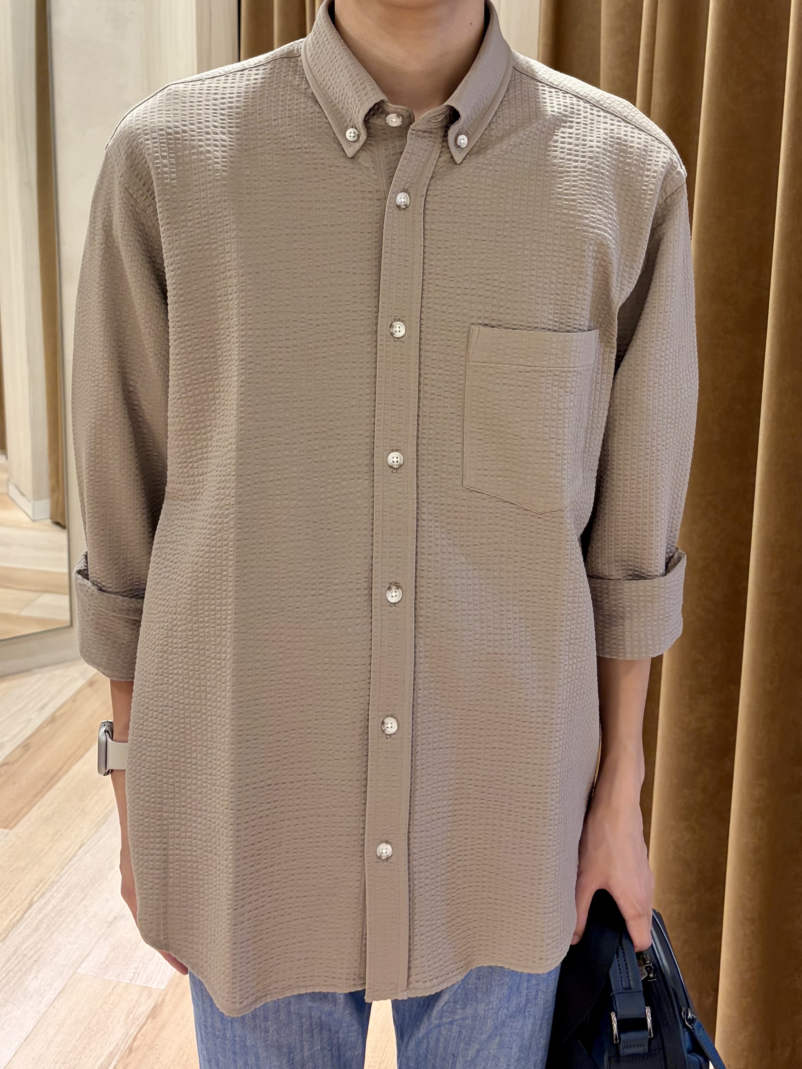 阿部智春さんの「TAKEO KIKUCHI｜【銘品】播州織り ヘリンボン ストレートパンツ」を使ったコーディネート