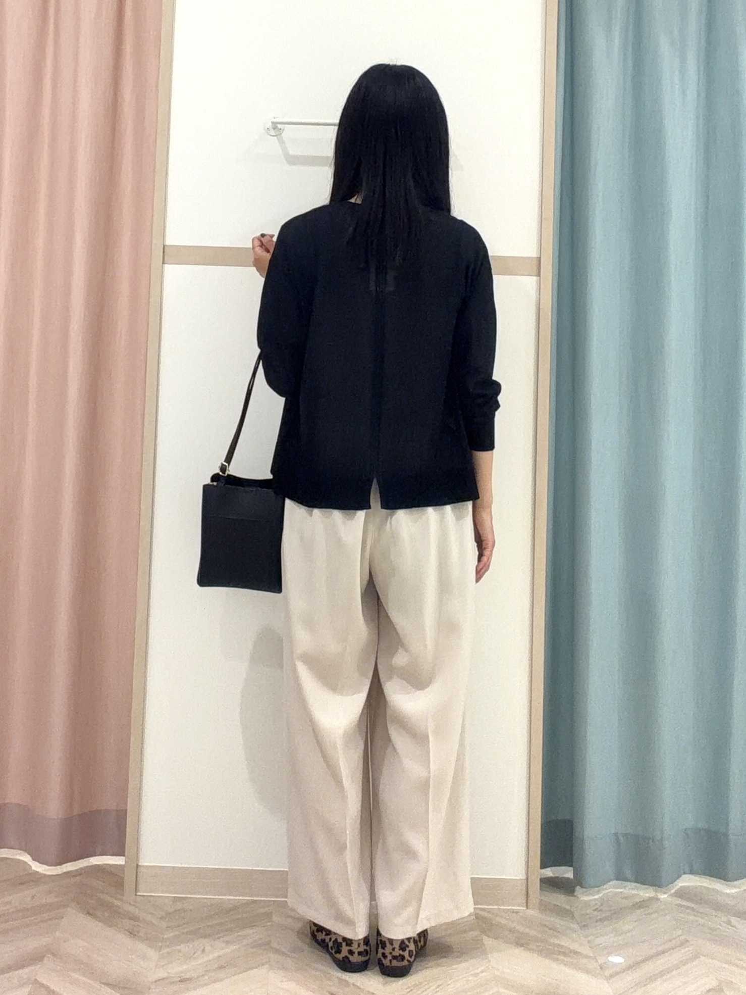 大西直穂さんの「SHOO･LA･RUE｜【洗濯機可/S-LL】オンにもオフにも マルチに使えるボタンレスカーディガン」を使ったコーディネート