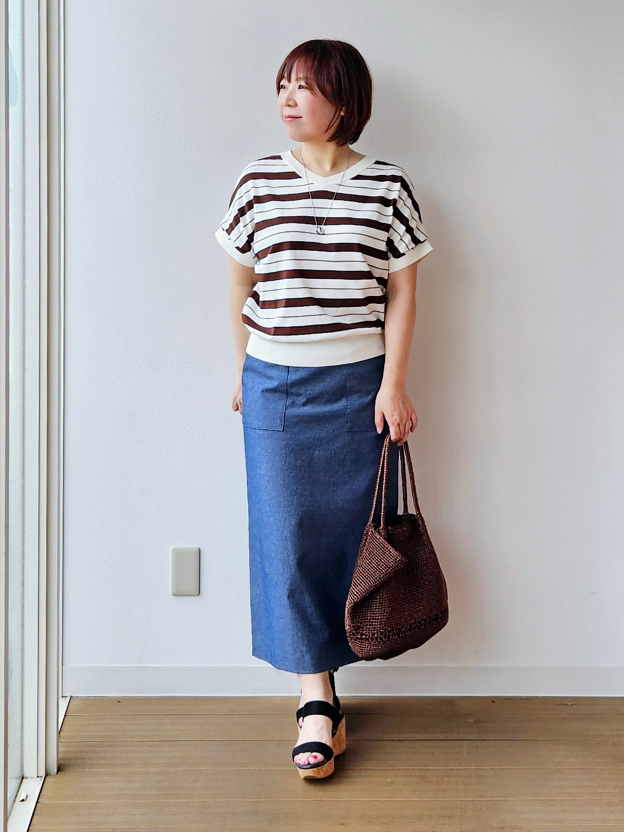 やじまさんの「UNTITLED｜【肌に張りつきにくい/前後2WAY】ドライタッチコットンプルオーバー」を使ったコーディネート