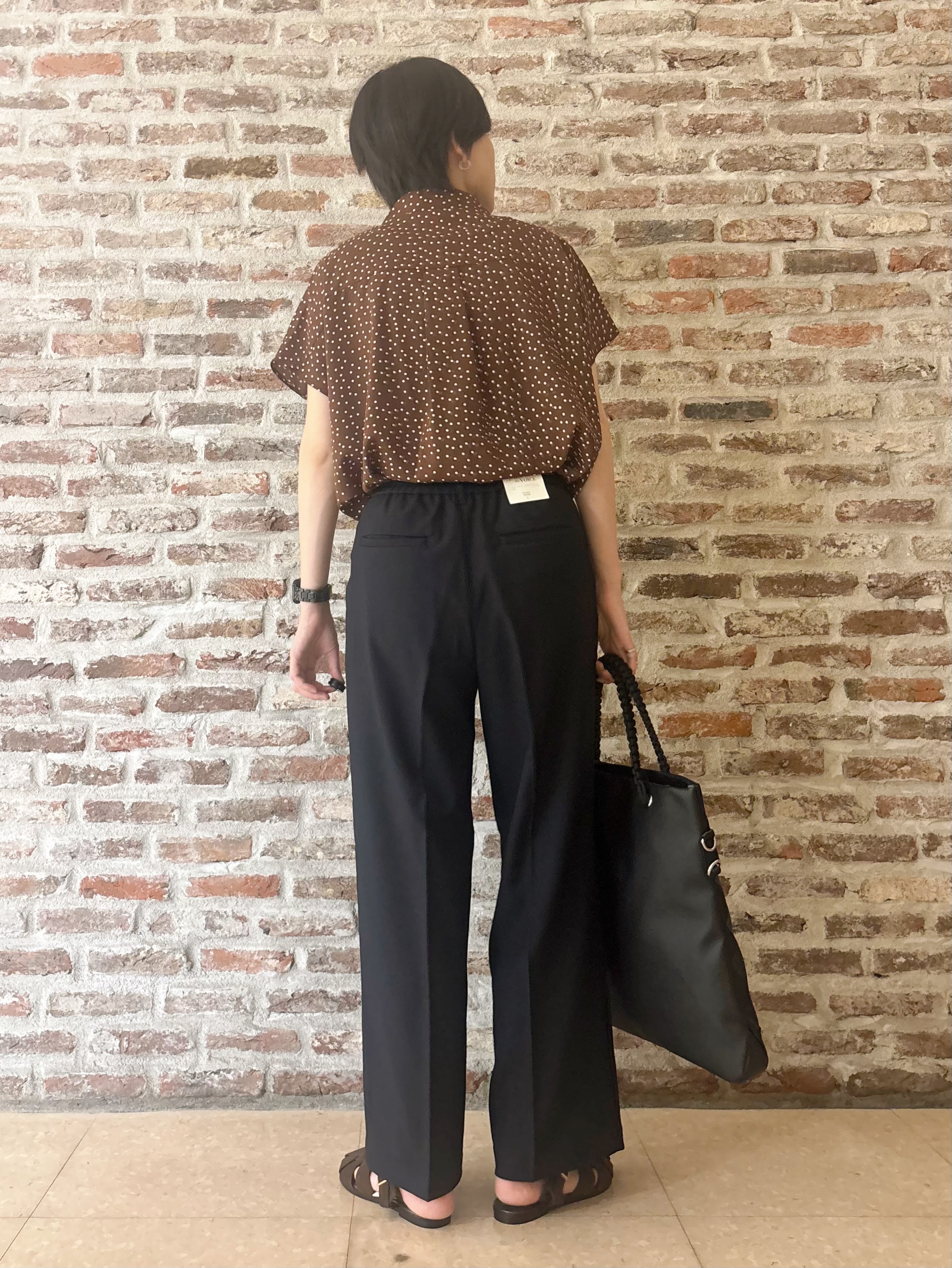 しばさんの「THE SHOP TK｜大人のためのドット柄 襟付きブラウス」を使ったコーディネート