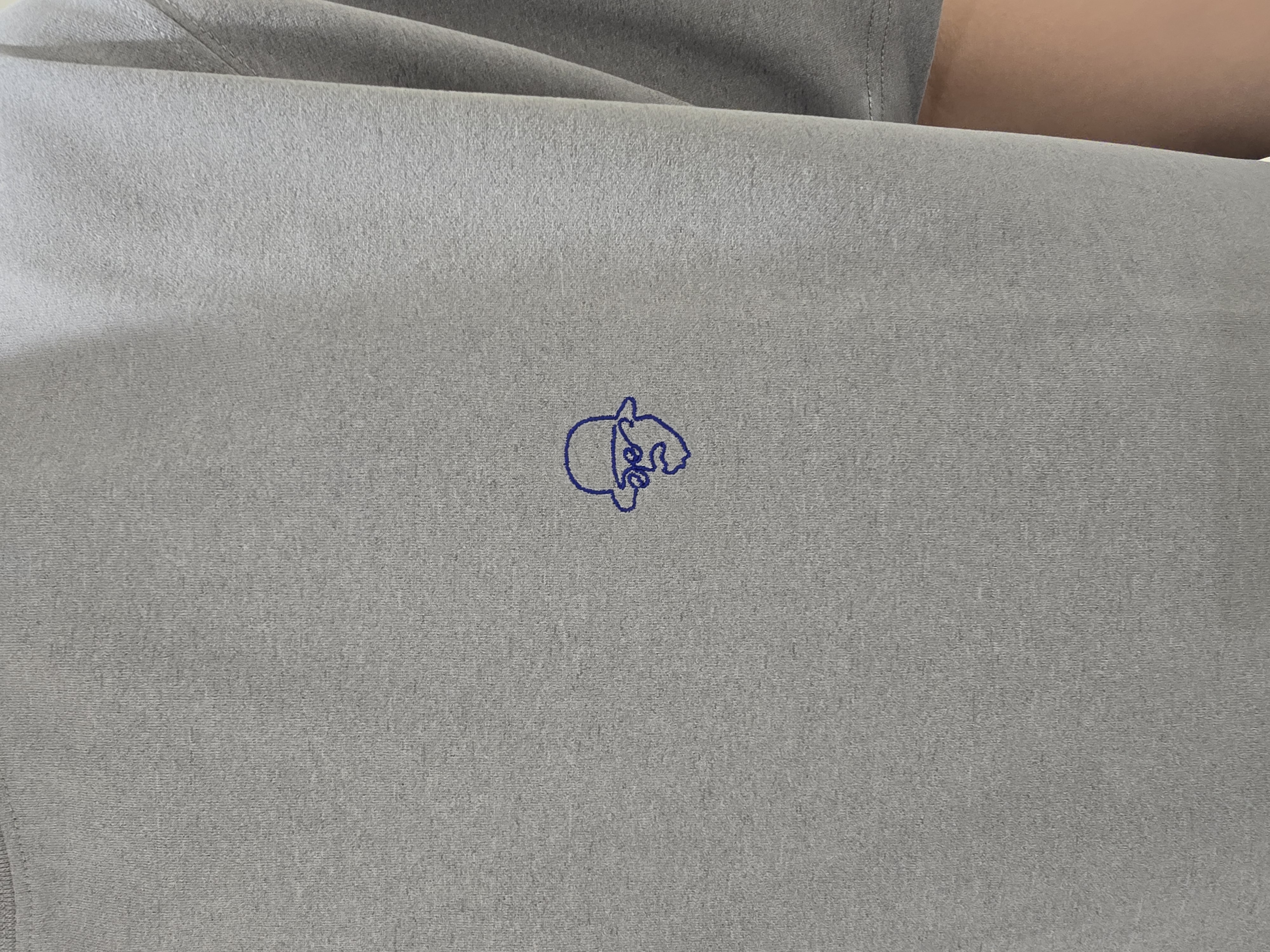 白木駆さんの「TAKEO KIKUCHI｜【汗染み軽減/接触冷感】フェイクレイヤード ワンポイント刺繍Ｔシャツ」を使ったコーディネート