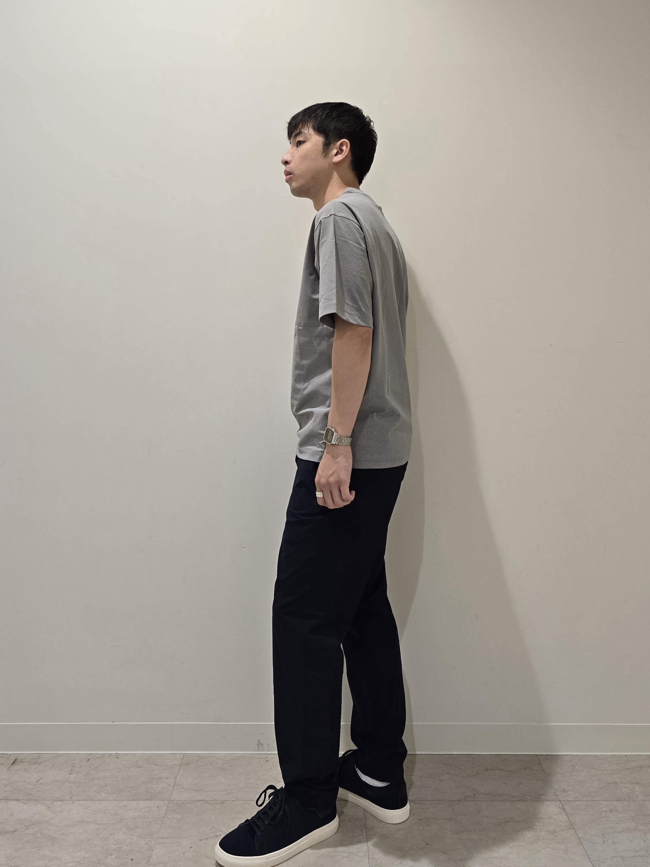 白木駆さんの「TAKEO KIKUCHI｜【汗染み軽減/接触冷感】フェイクレイヤード ワンポイント刺繍Ｔシャツ」を使ったコーディネート