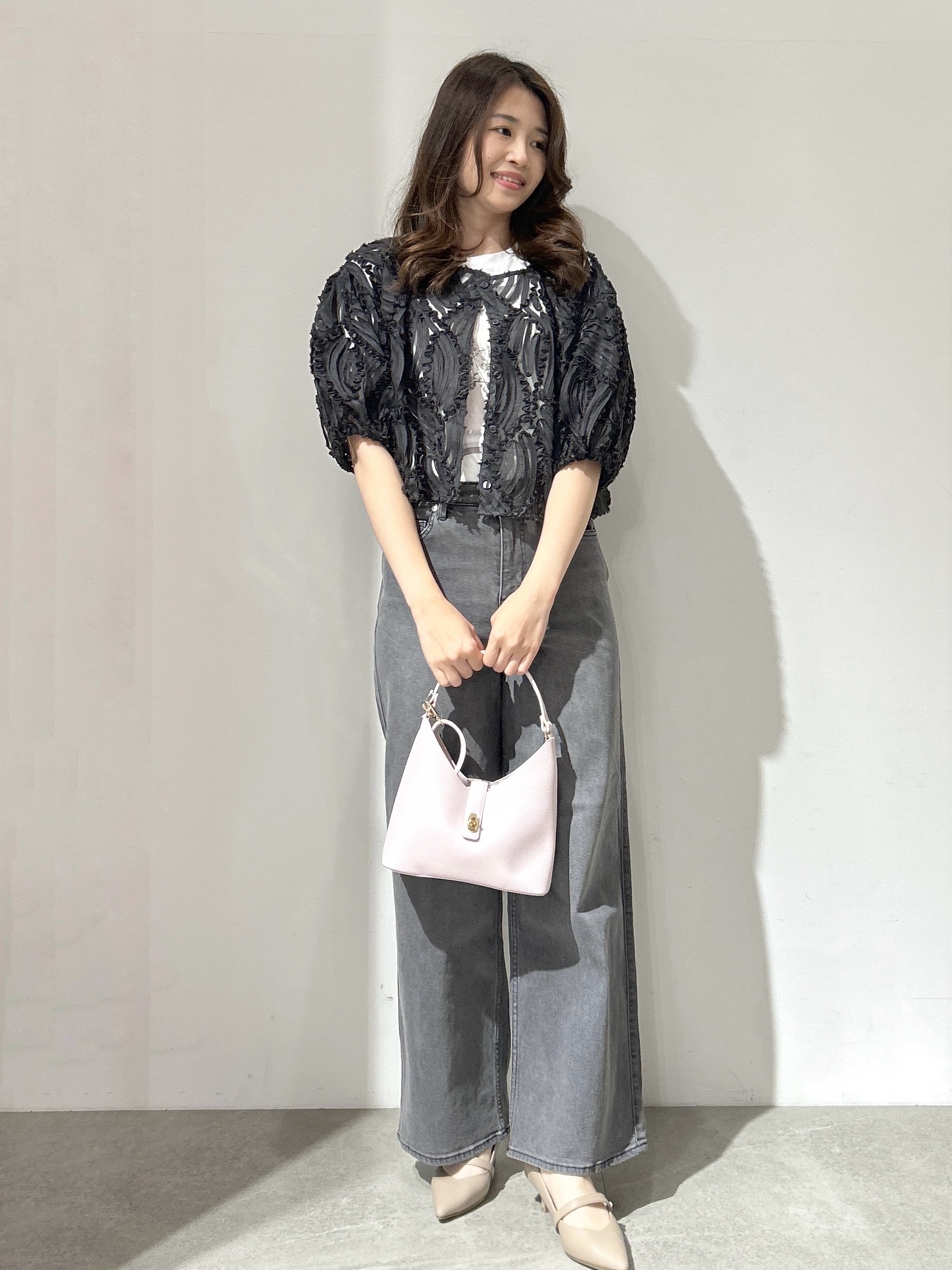 yuikaさんの「OPAQUE.CLIP｜立体レースボリュームスリーブブラウス【洗える】」を使ったコーディネート