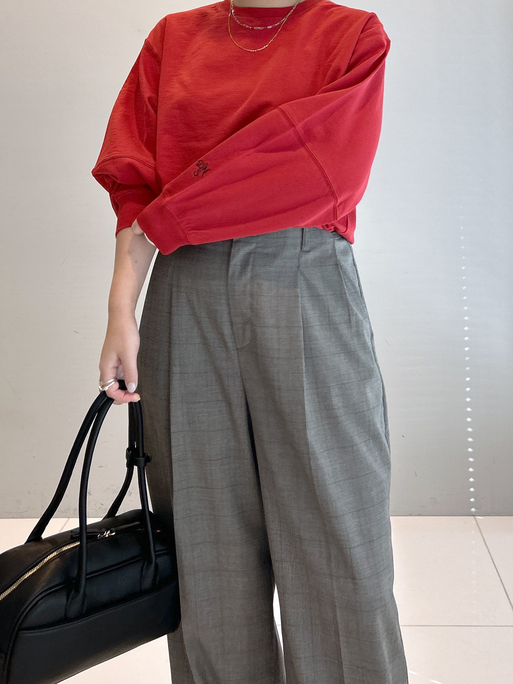 Hirokaさんの「Dessin｜フォルムスリーブミニ裏毛プルオーバー」を使ったコーディネート