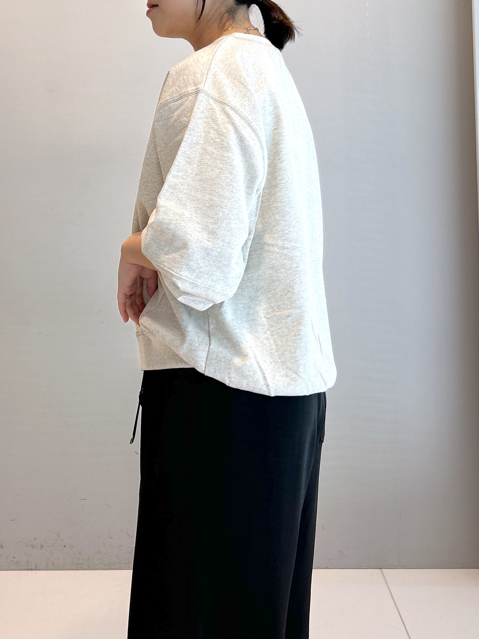 Hirokaさんの「Dessin｜フォルムスリーブミニ裏毛プルオーバー」を使ったコーディネート
