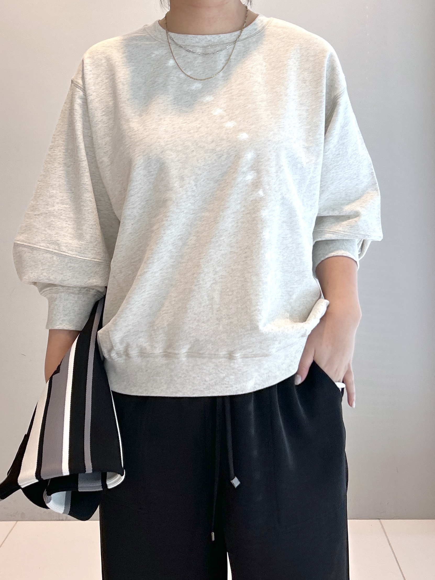 Hirokaさんの「Dessin｜フォルムスリーブミニ裏毛プルオーバー」を使ったコーディネート