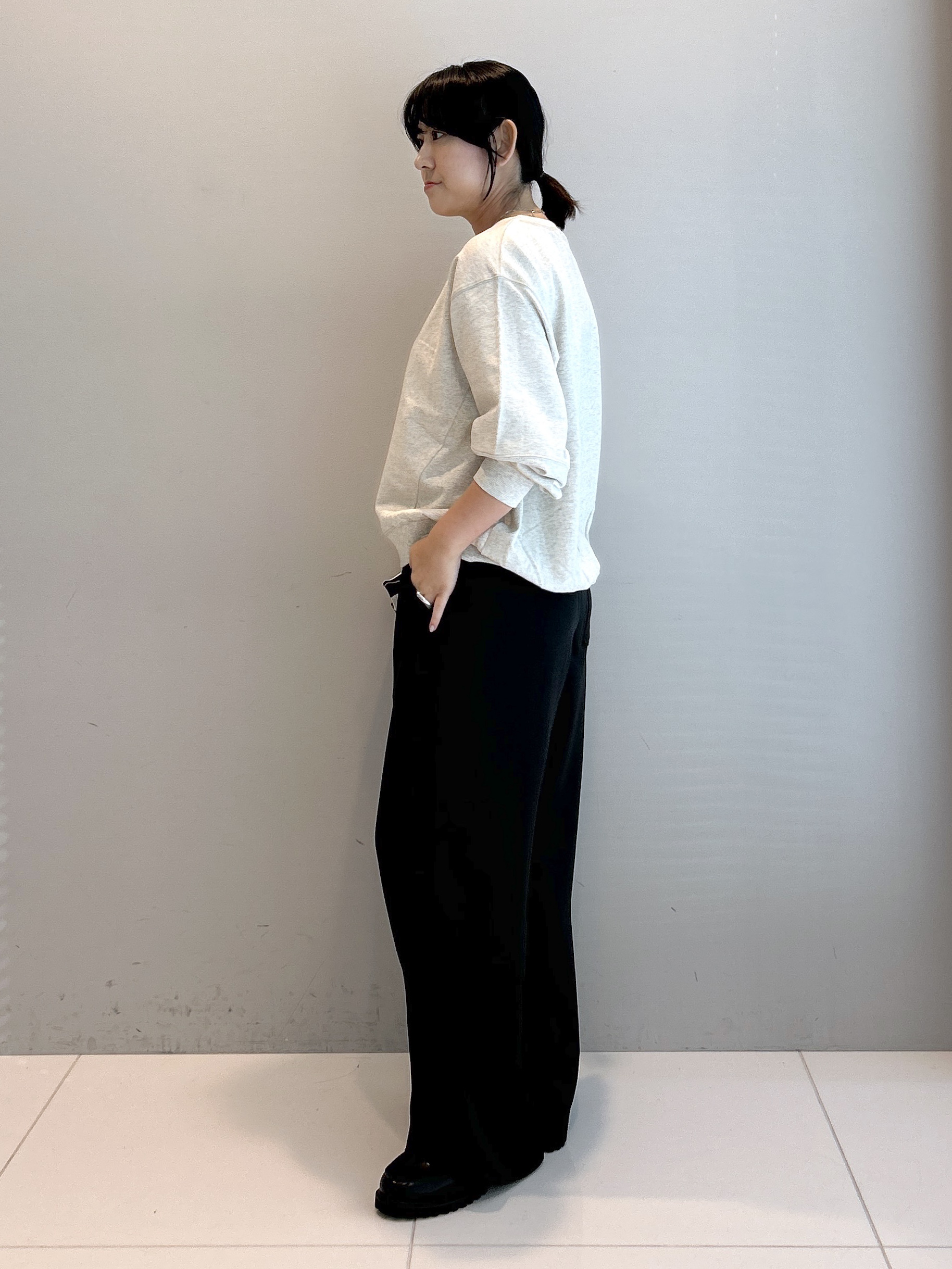 Hirokaさんの「Dessin｜フォルムスリーブミニ裏毛プルオーバー」を使ったコーディネート