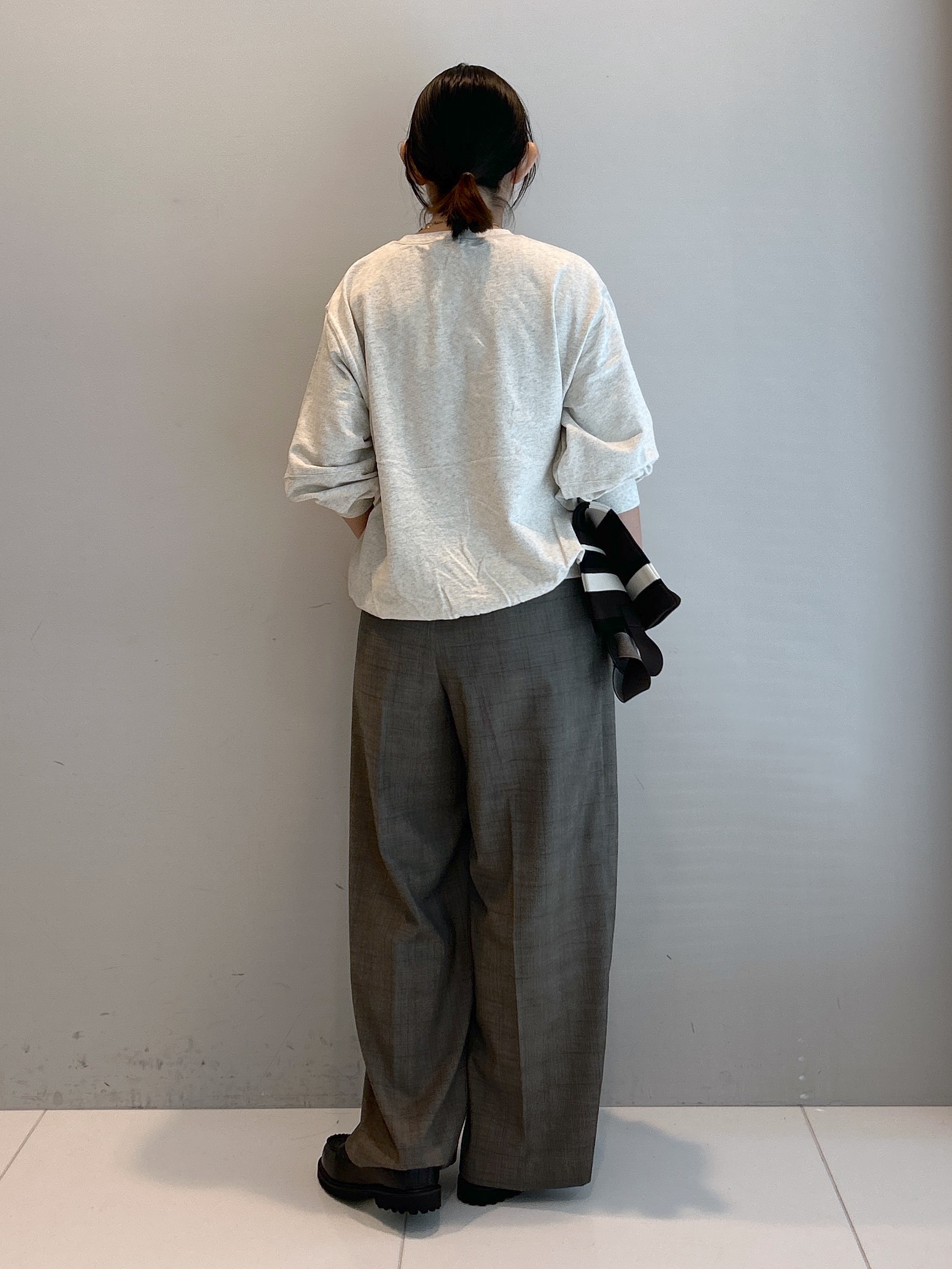 Hirokaさんの「Dessin｜フォルムスリーブミニ裏毛プルオーバー」を使ったコーディネート
