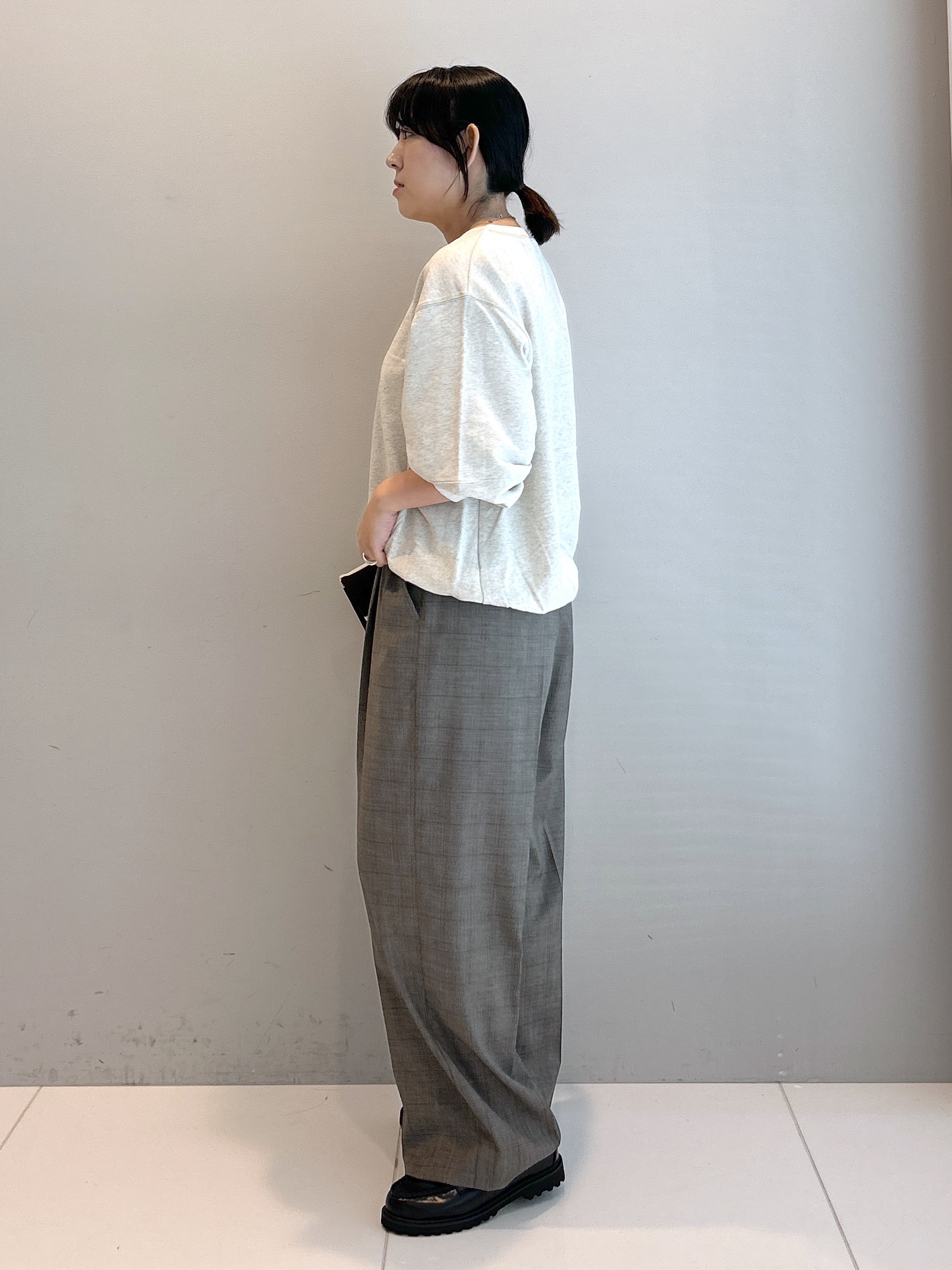 Hirokaさんの「Dessin｜フォルムスリーブミニ裏毛プルオーバー」を使ったコーディネート