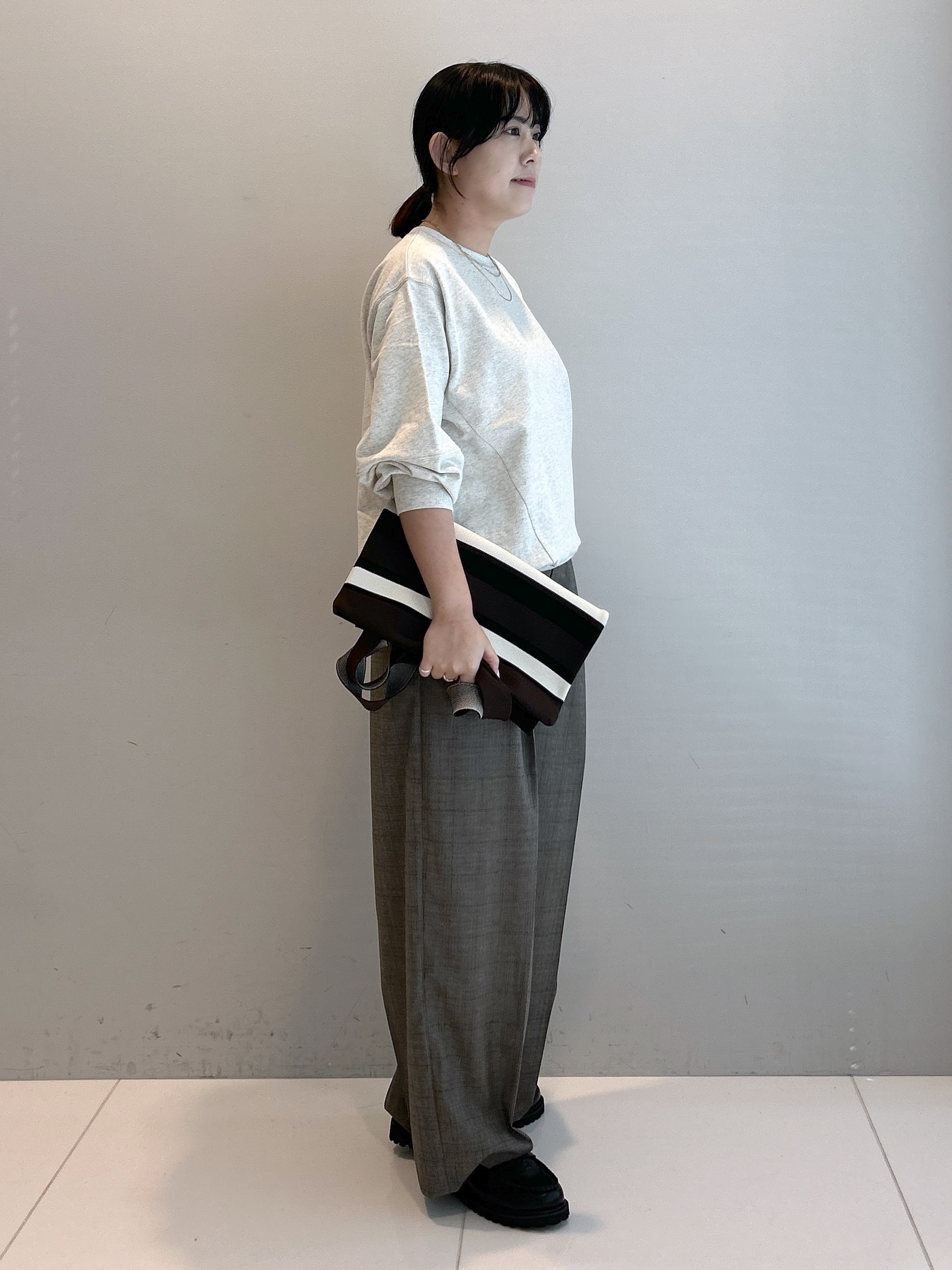 Hirokaさんの「Dessin｜フォルムスリーブミニ裏毛プルオーバー」を使ったコーディネート