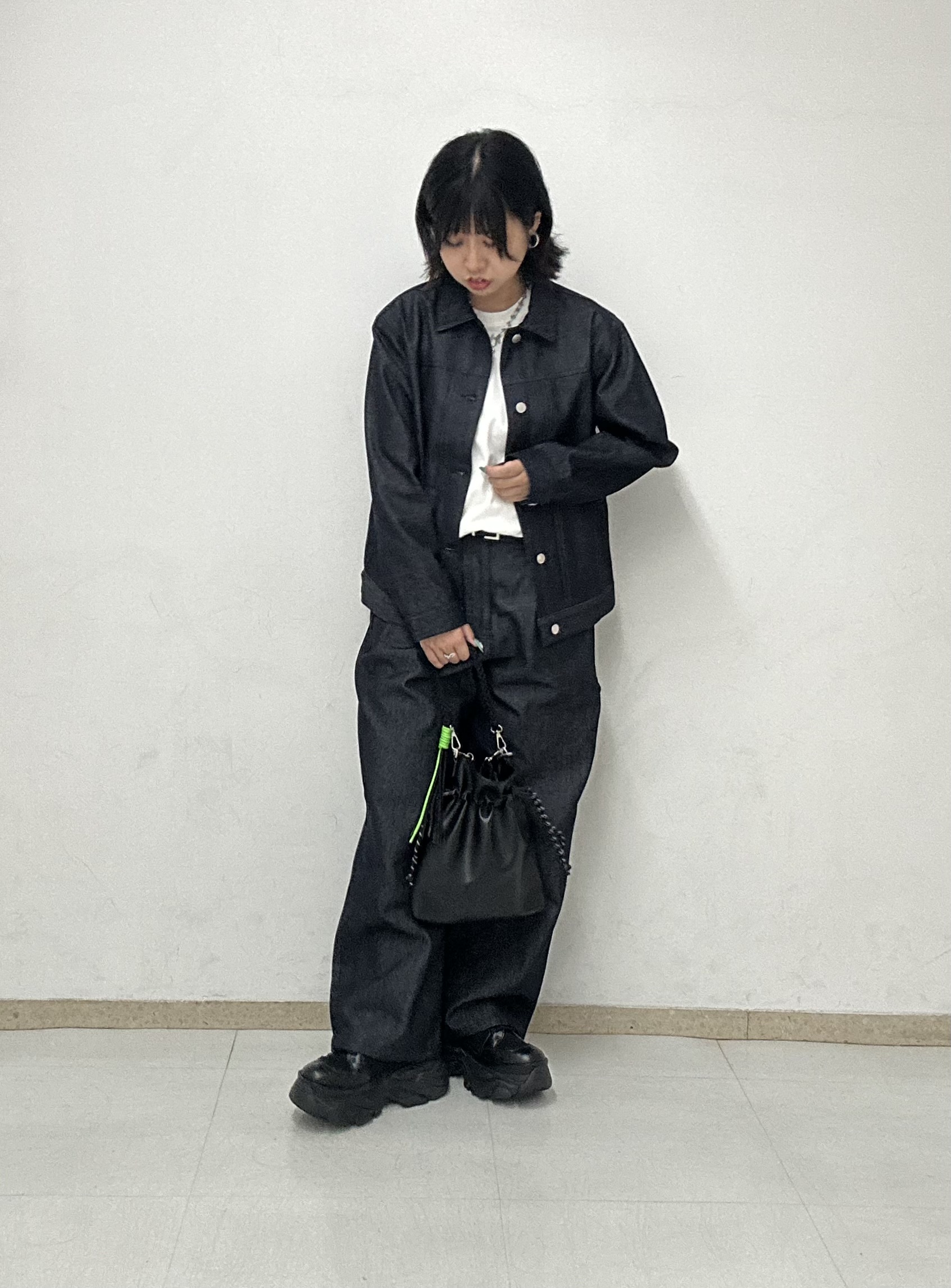 MANAさんの「tk.TAKEO KIKUCHI｜【汗シミ防止／UVカット】sweat stain proof series レギュラーTシャツ」を使ったコーディネート