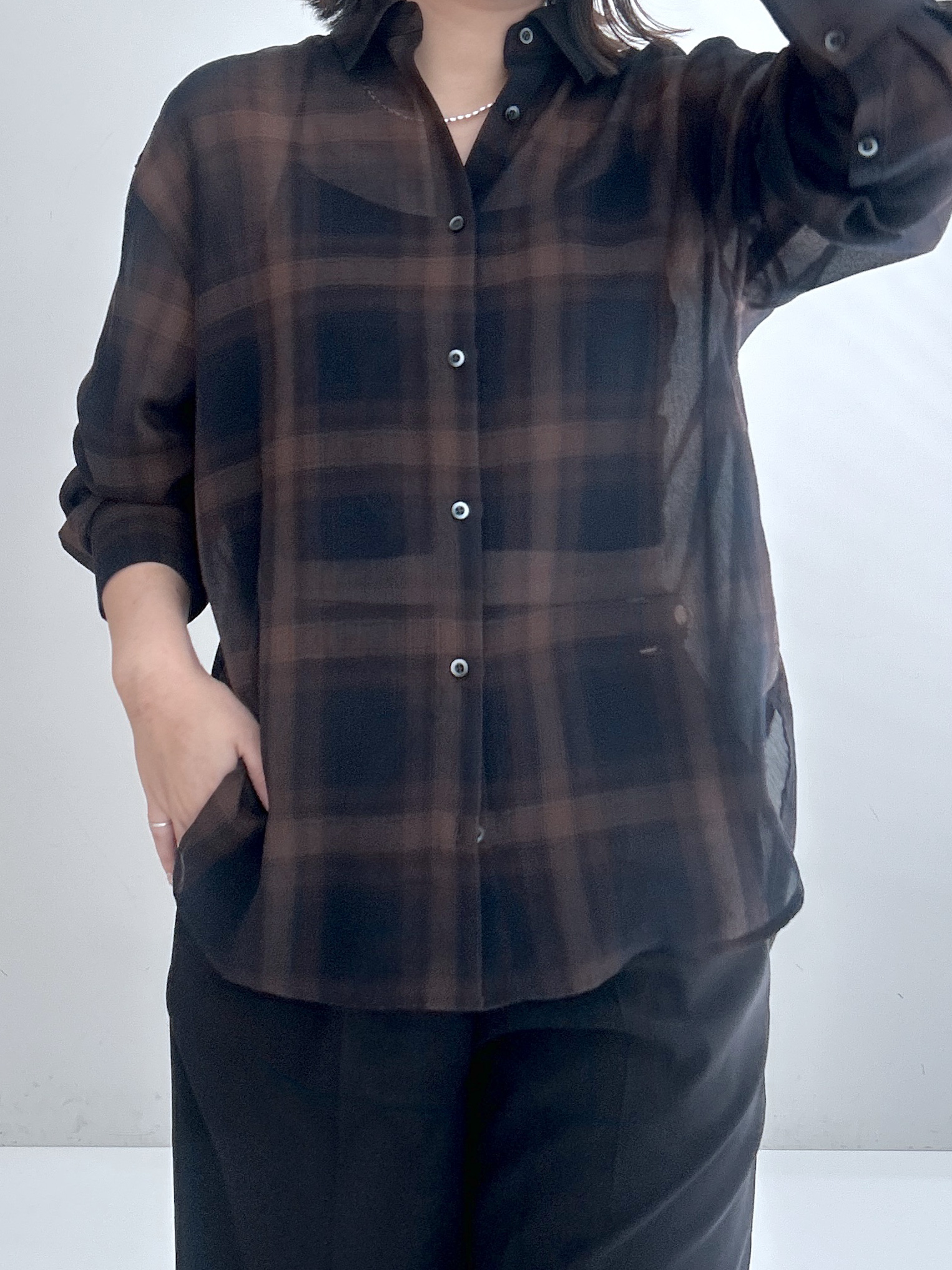 Hirokaさんの「grove｜シアーオンブレチェックシャツ」を使ったコーディネート
