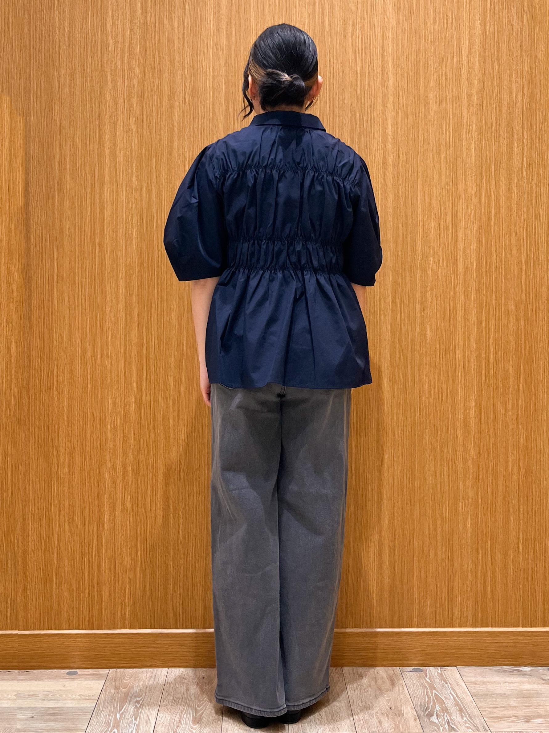 aさんの「OPAQUE.CLIP｜シャーリングブラウス【洗濯機OK】」を使ったコーディネート