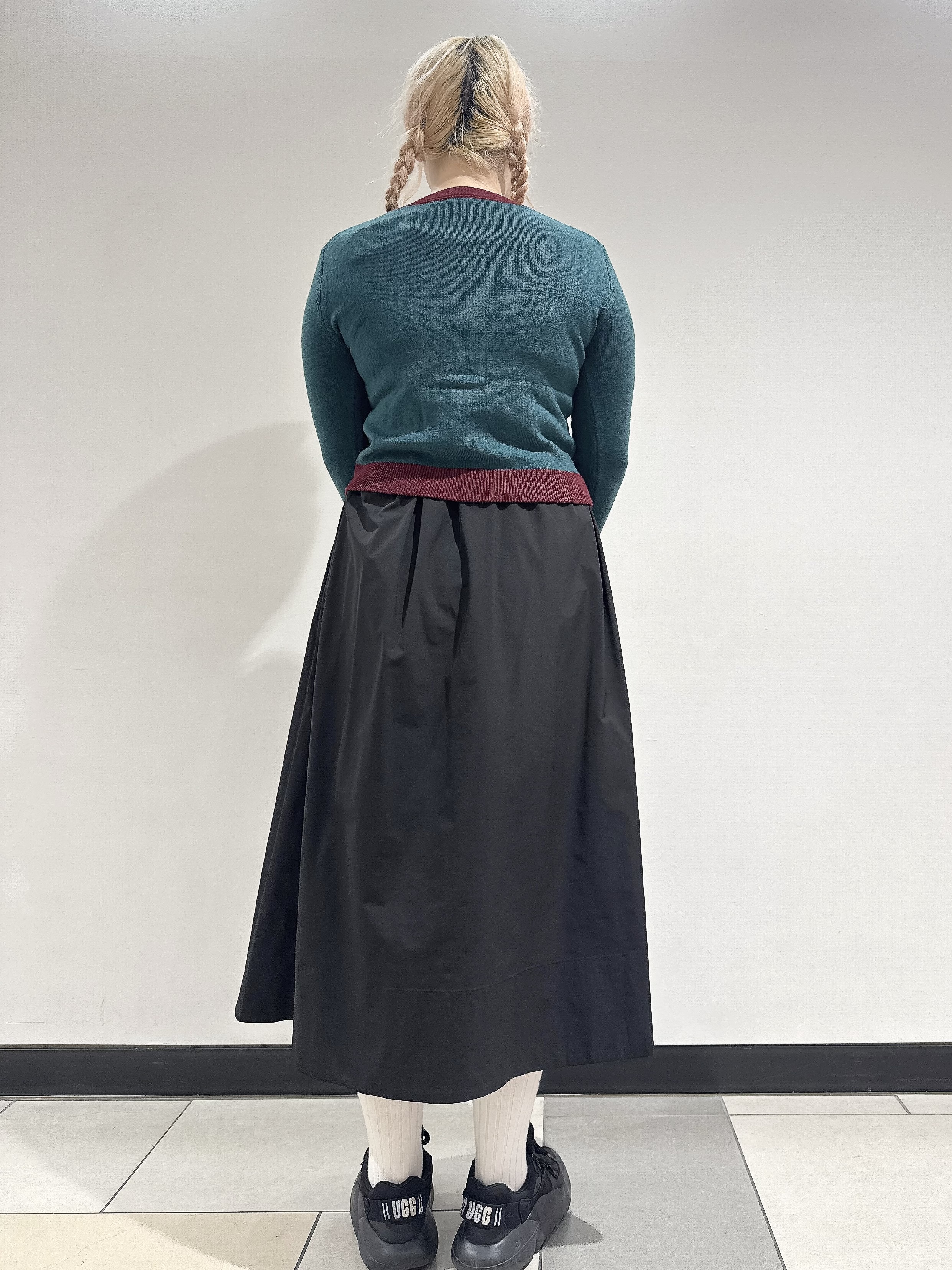 なかもとあきさんの「DRESSTERIOR｜リリークレストカーディガン」を使ったコーディネート