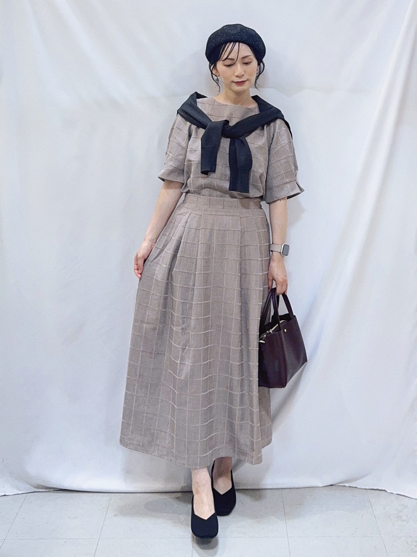 𝐇𝐢𝐫𝐨𝐦𝐢さんの「SHOO･LA･RUE｜【S-LL/洗濯機可】フロントが目を引く 大人レースカーディガン」を使ったコーディネート