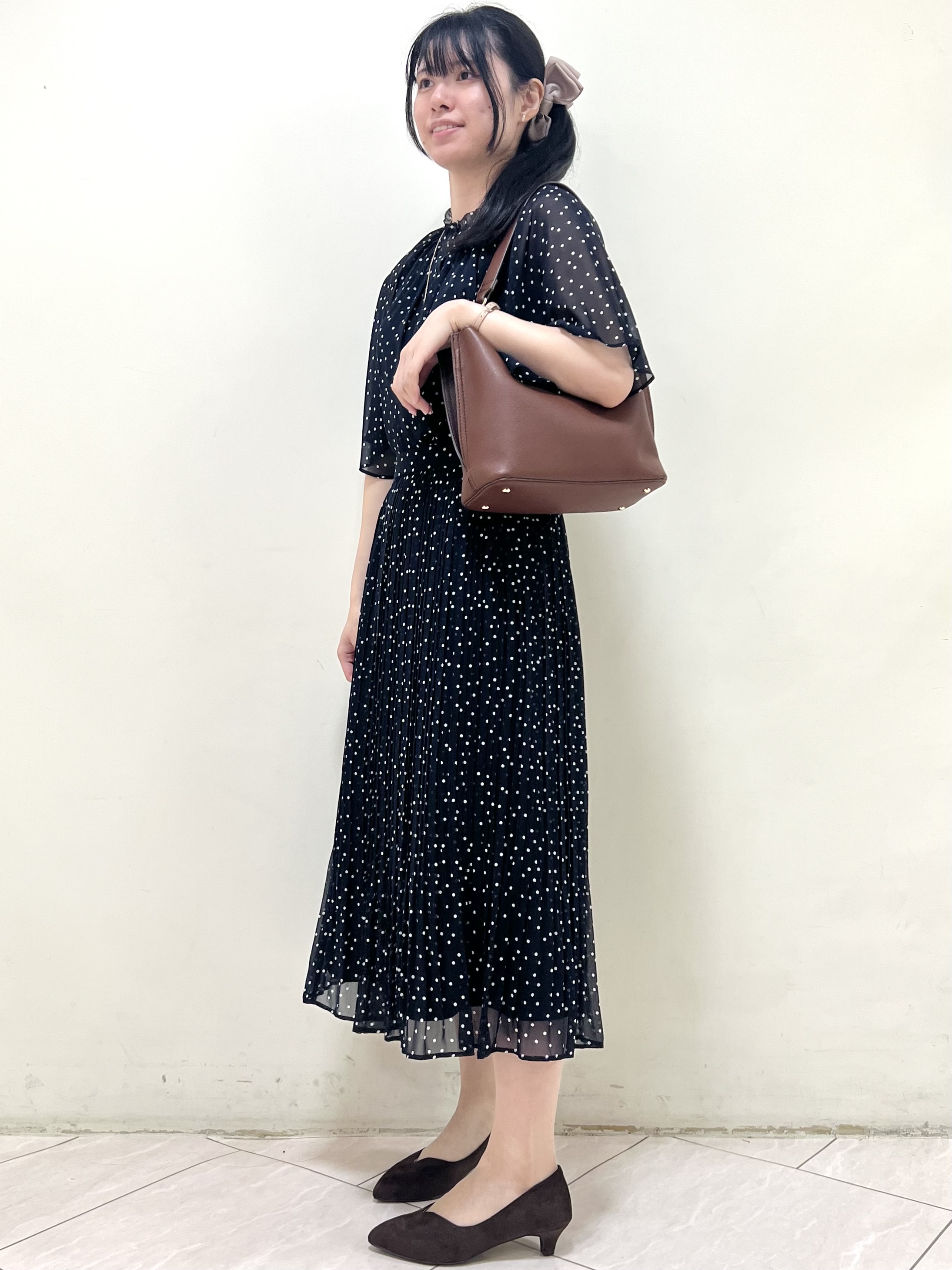 yanaさんの「Reflect｜【セットアップ／手洗い可】ドット柄シアーブラウス」を使ったコーディネート