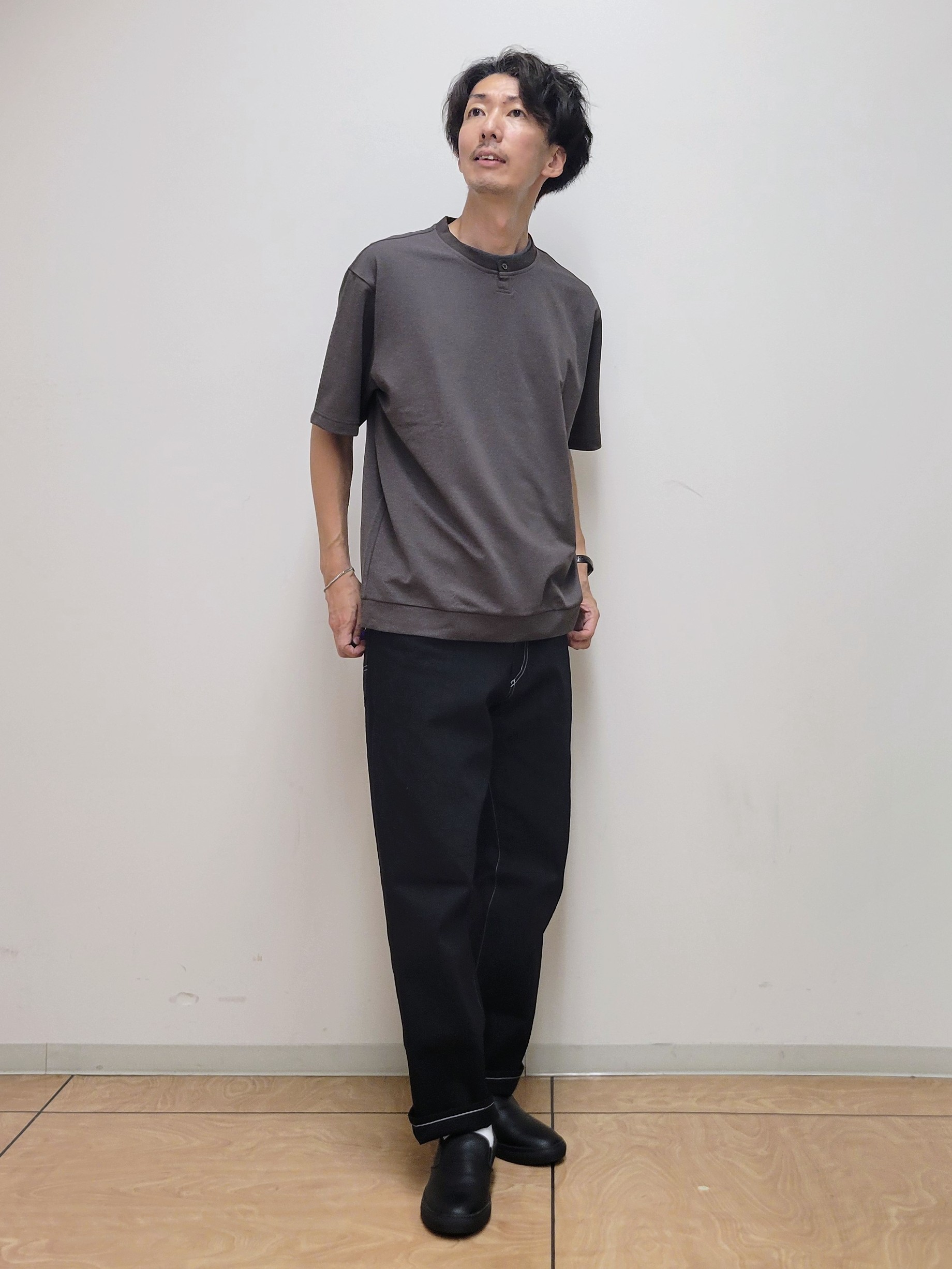 piroyaさんの「TAKEO KIKUCHI｜リネン ライク 鹿の子 ヘンリー ハーフ ヘンリー ネック」を使ったコーディネート