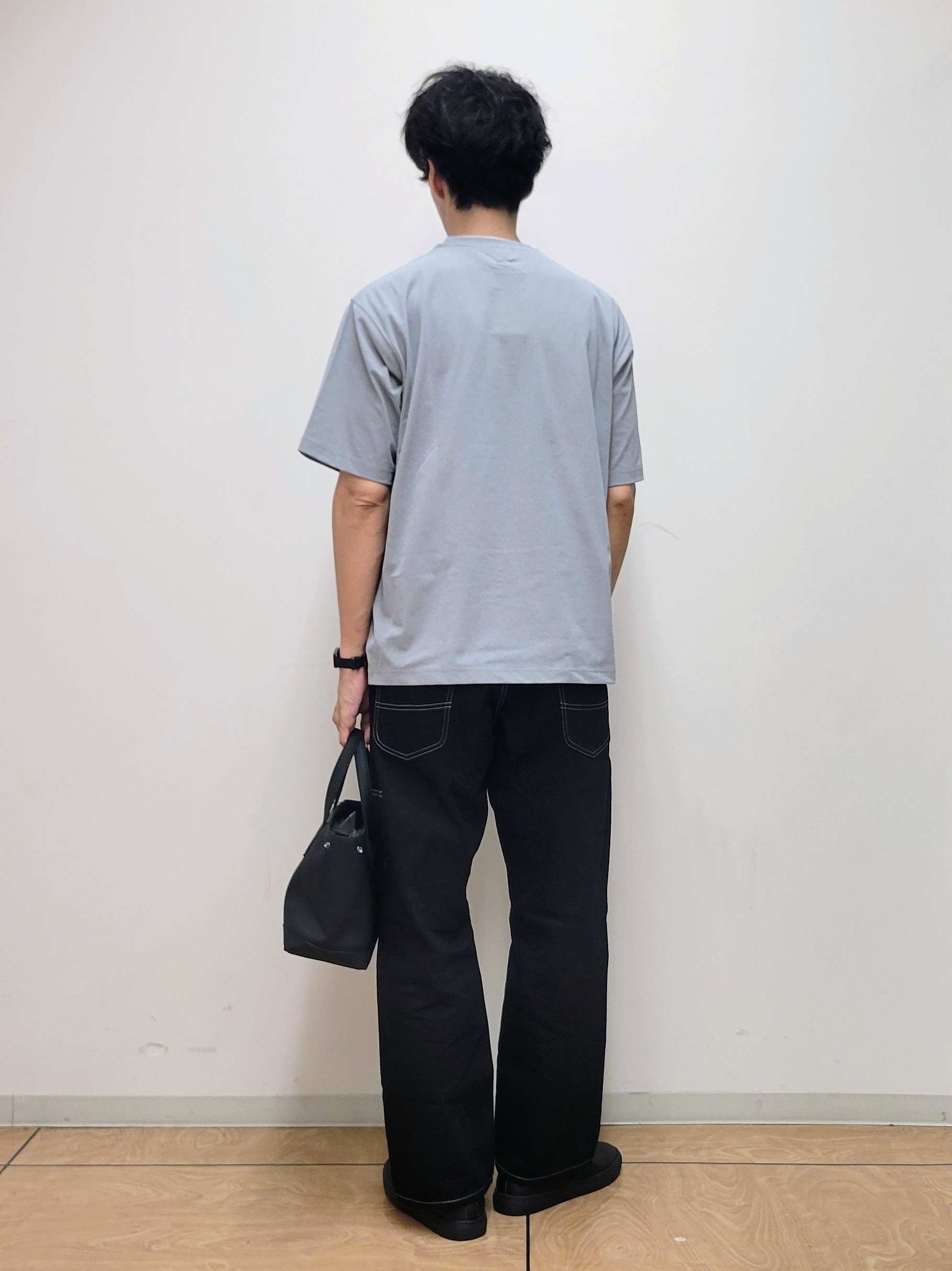 piroyaさんの「TAKEO KIKUCHI｜【汗染み軽減/接触冷感】フェイクレイヤード ワンポイント刺繍Ｔシャツ」を使ったコーディネート